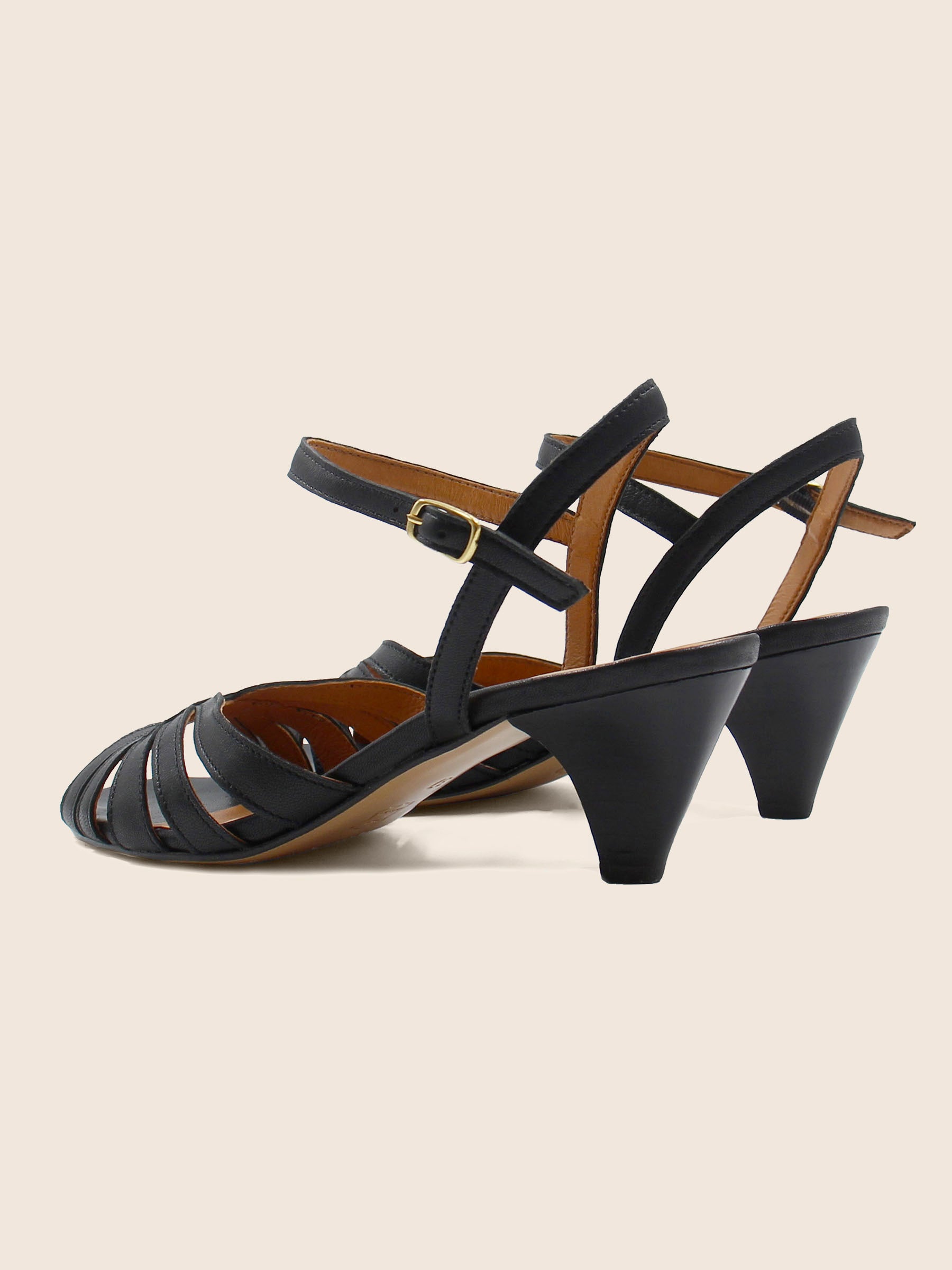 vue arriere sandales moyen talon brides cuir noir jules & jenn