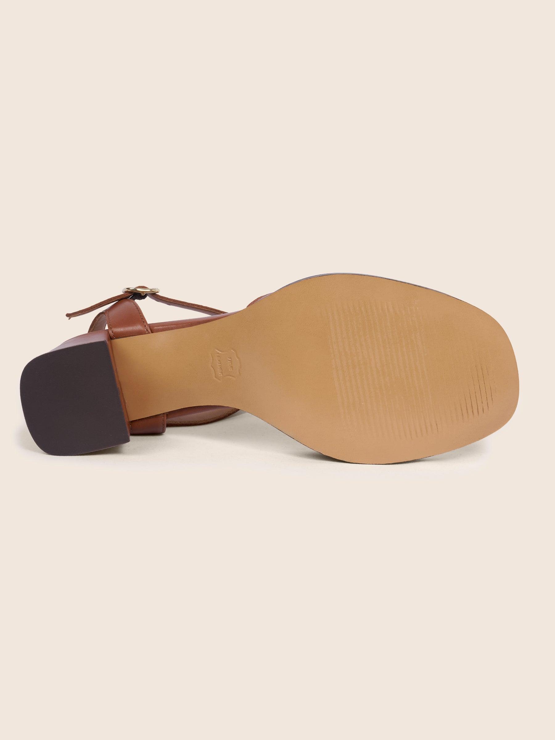 photo vue dessous sandales talon bloc cuir lisse cognac jules jenn