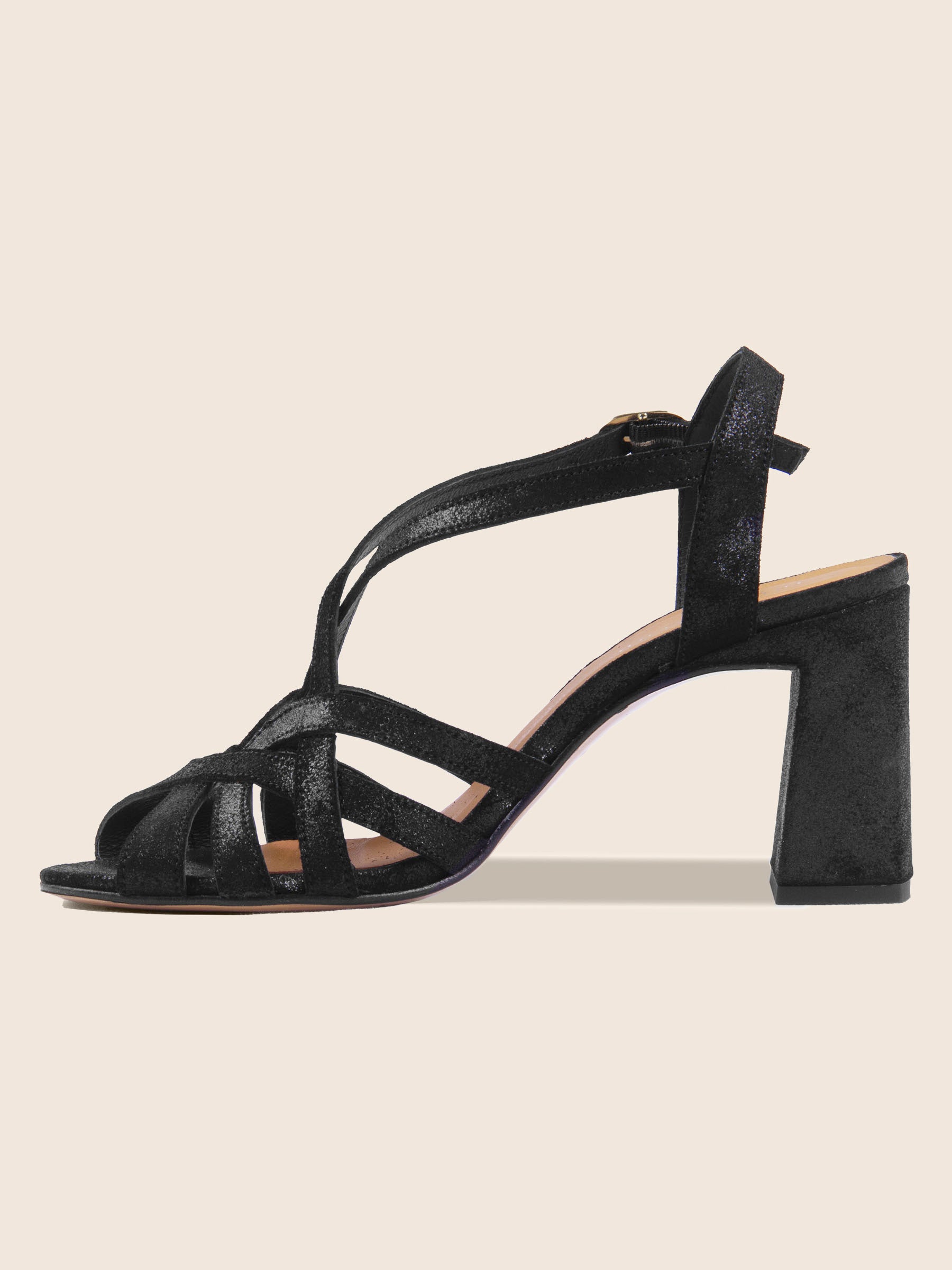 vue interieure sandales talon brides croisees cuir irise noir jules jenn