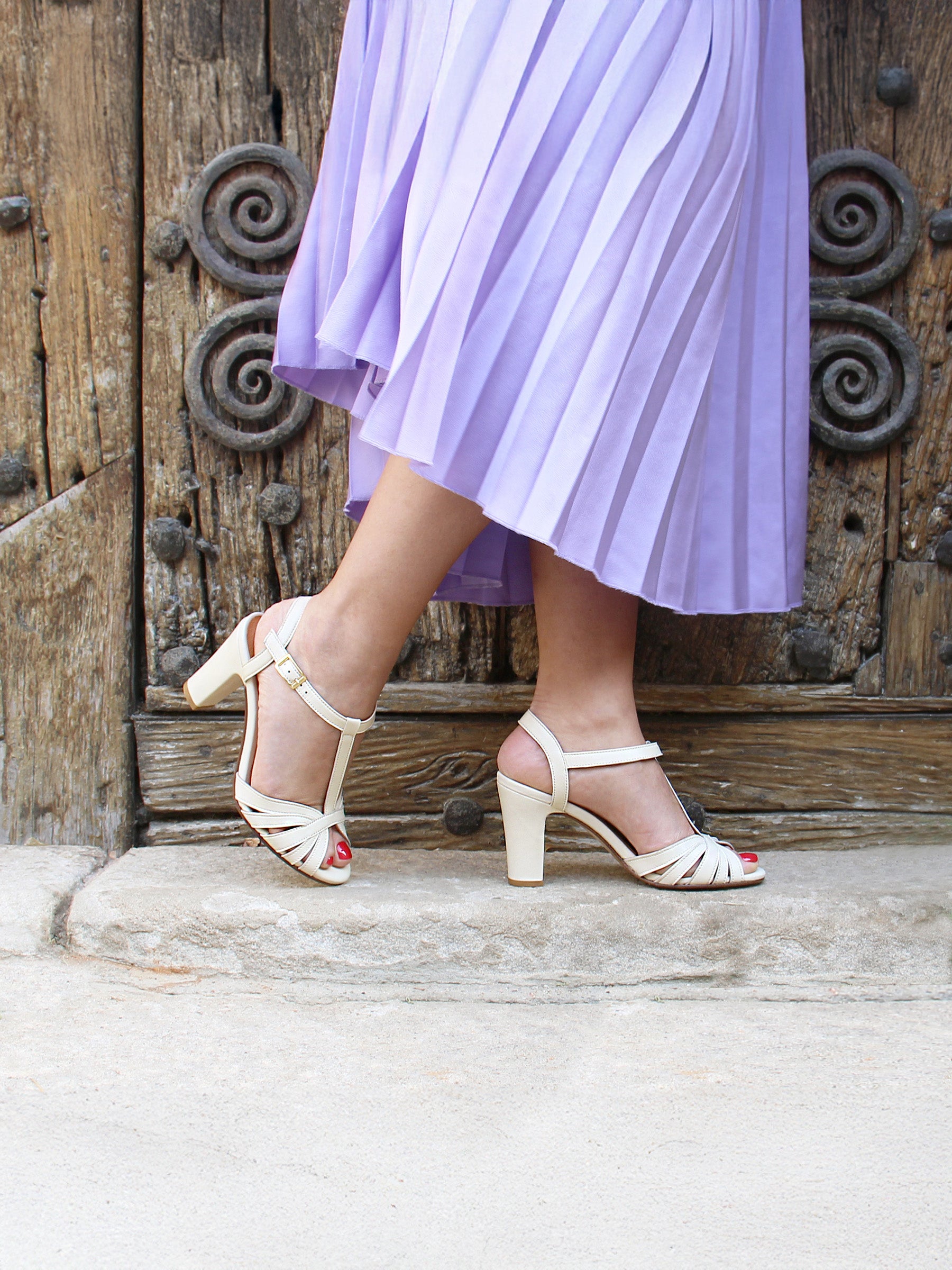 vue portée sandales talon brides cuir creme jules jenn