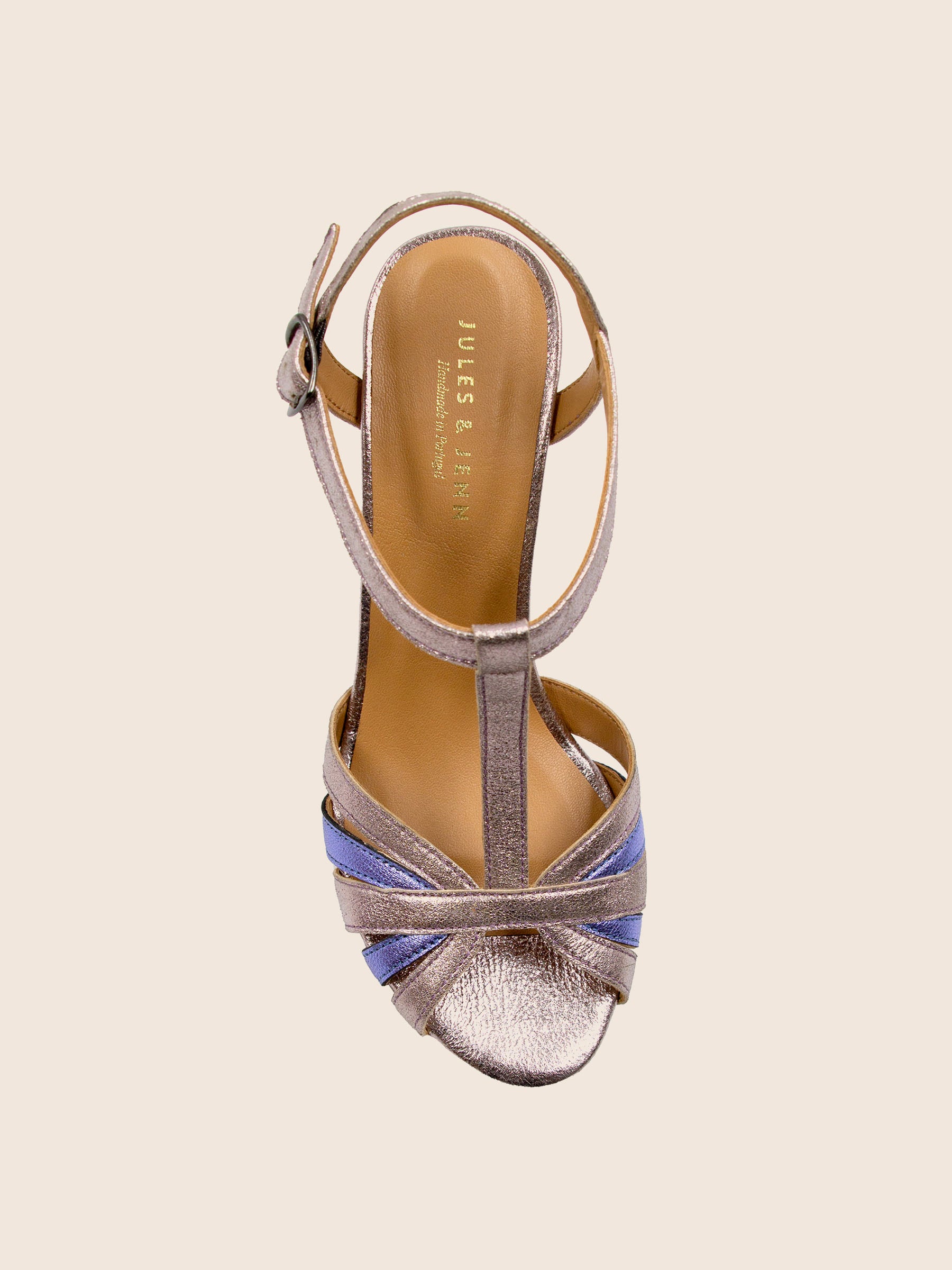 vue dessus sandales talon brides cuir metallise argent bleu jules jenn