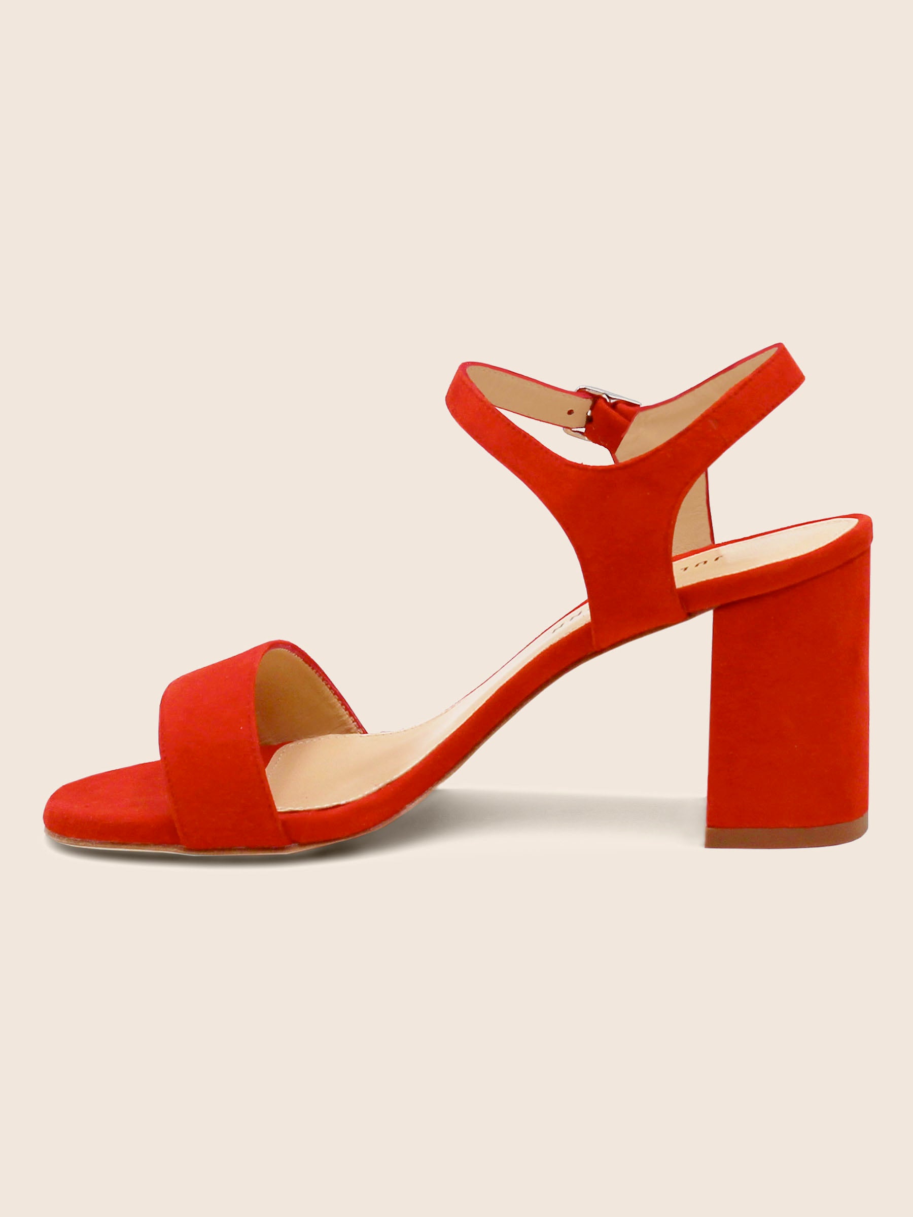 vue interieur sandales talon cuir daim rouge jules jenn