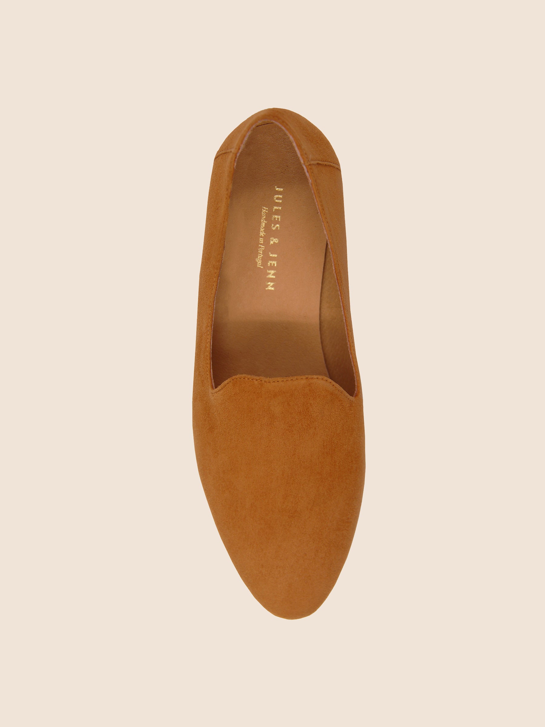 vue dessus slippers classiques cuir daim camel jules jenn