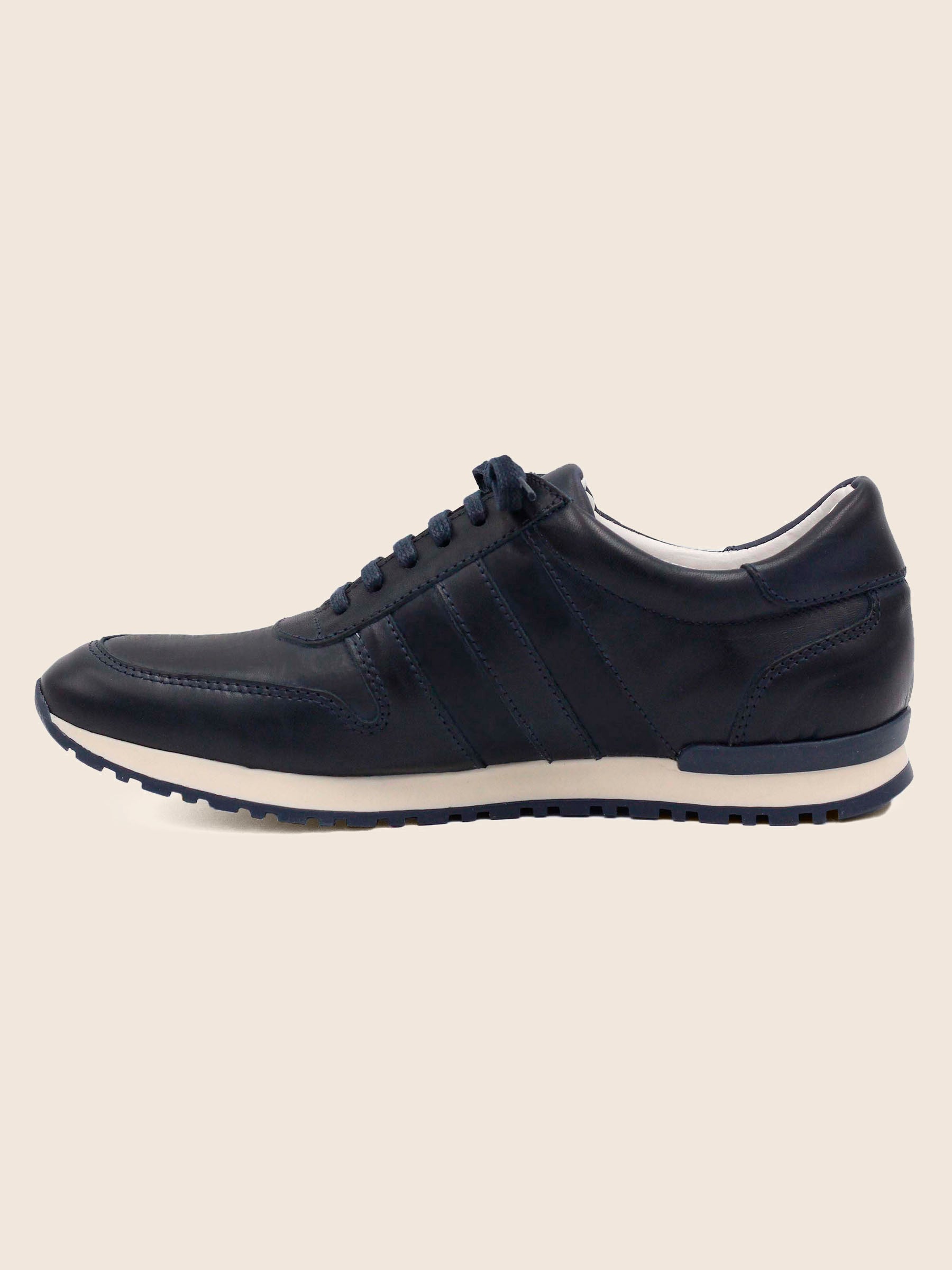 vue interieure sneakers cuir bleu marine jules jenn