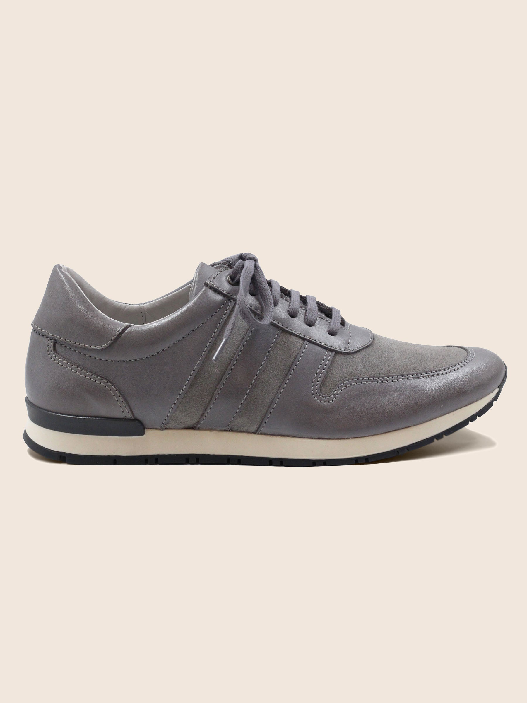 vue exterieur sneakers cuir daim gris jules jenn
