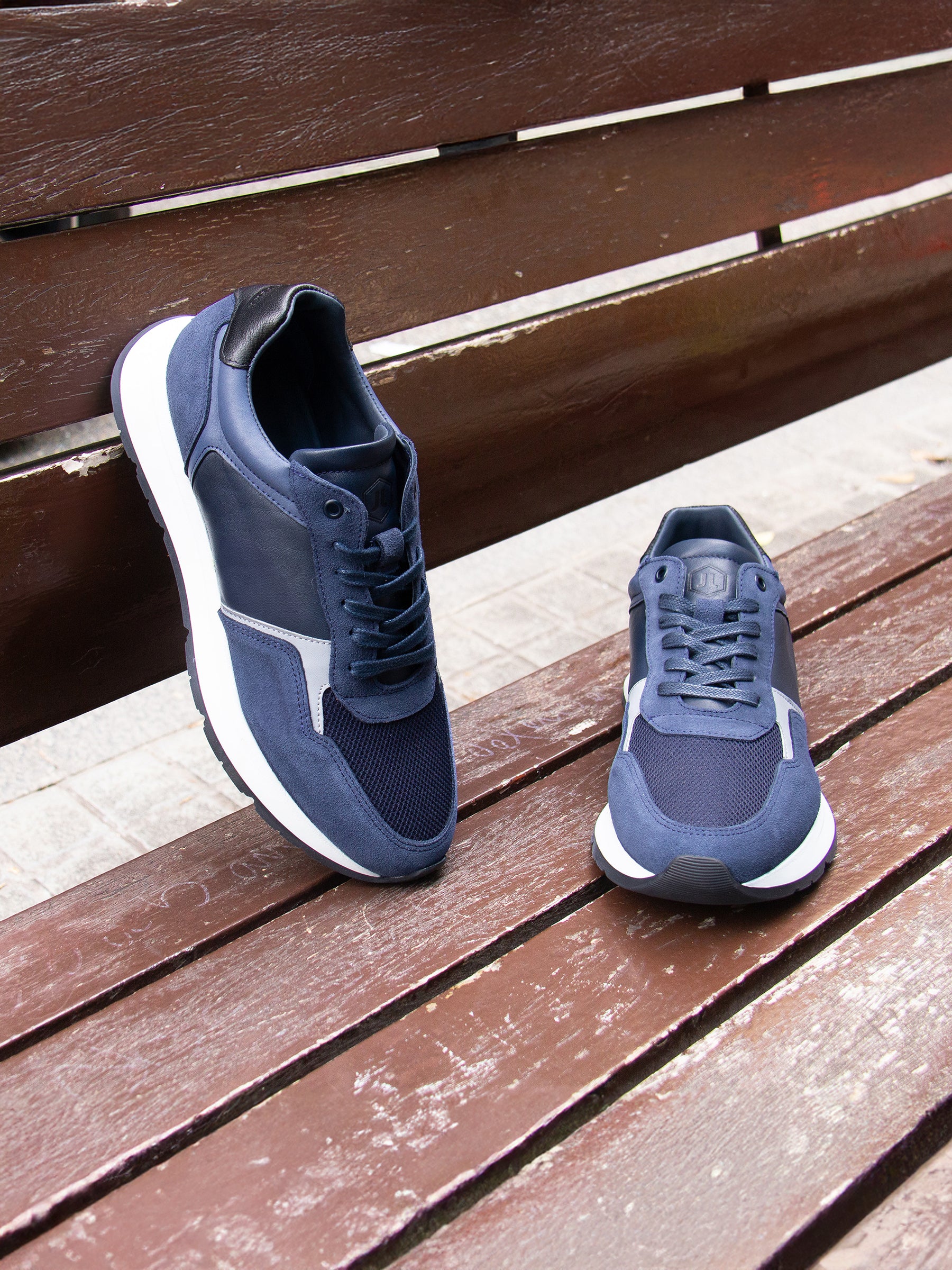 vue posée sneakers noe cuir bleu jules jenn