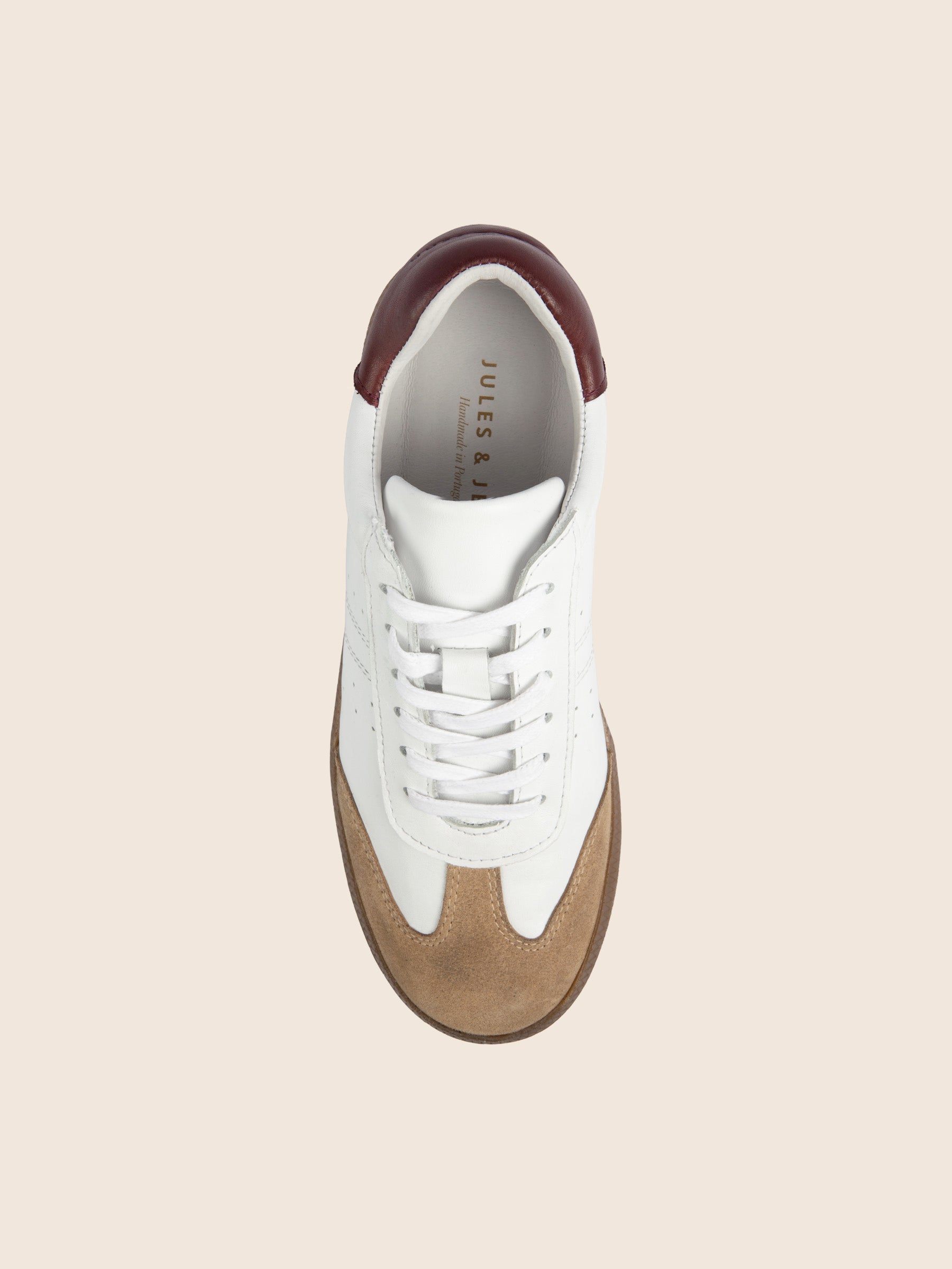 vue dessus tennis lacet cuir blanc et camel jules jenn