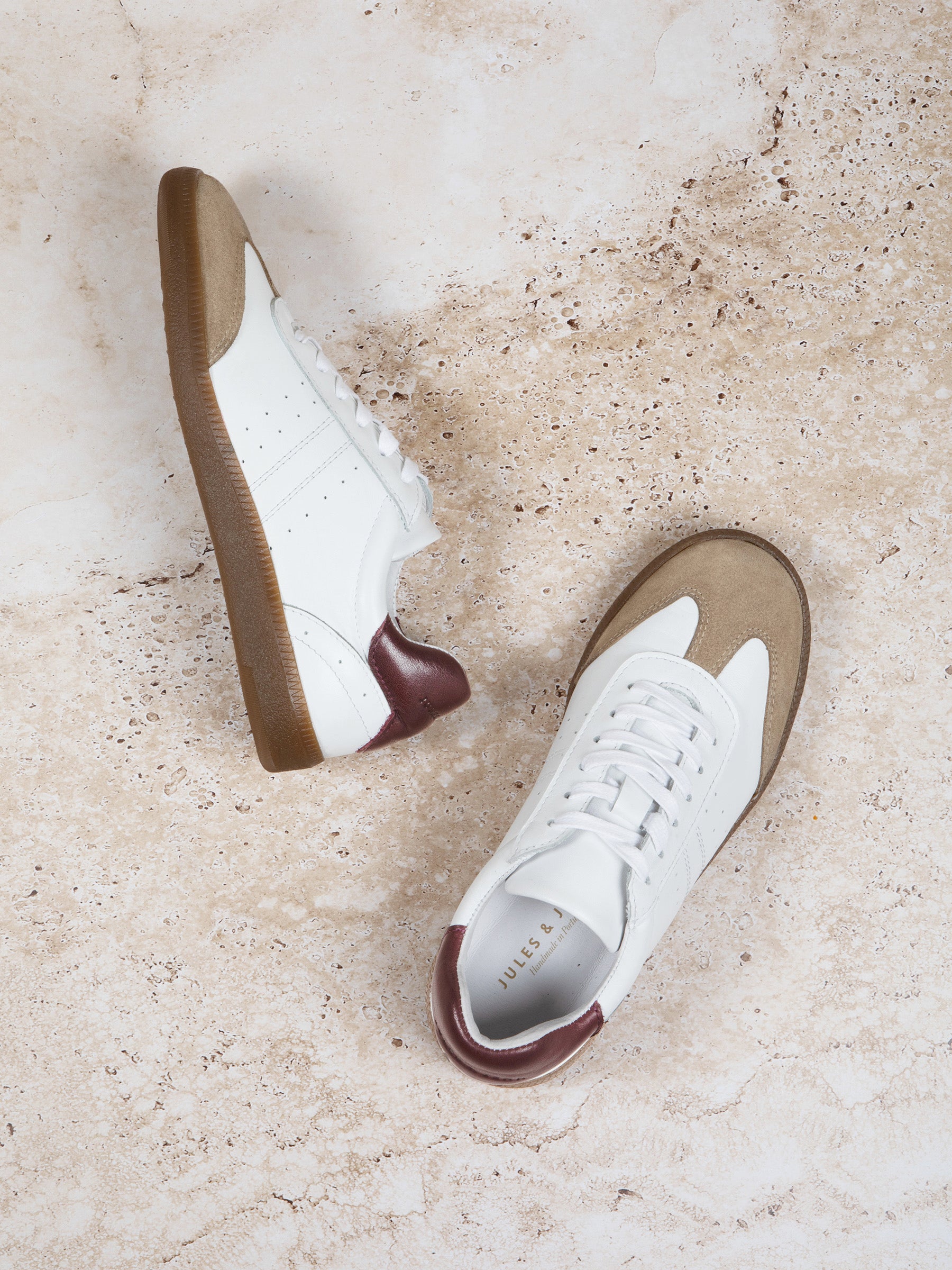 vue posée tennis lacet cuir blanc et camel jules jenn