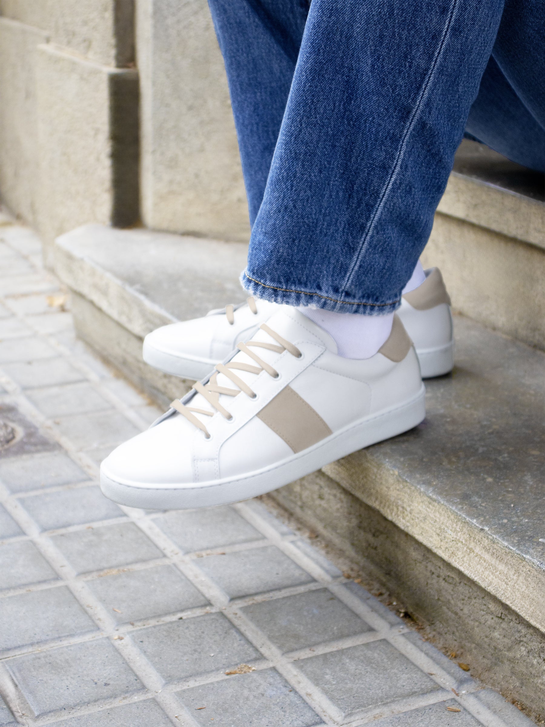 vue portée tennis lacet cuir blanc beige jules jenn