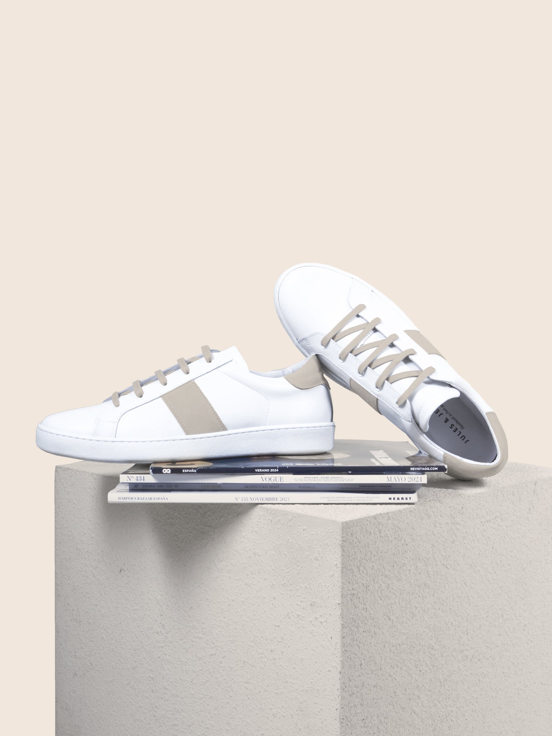 vue posée tennis lacet cuir blanc beige jules jenn