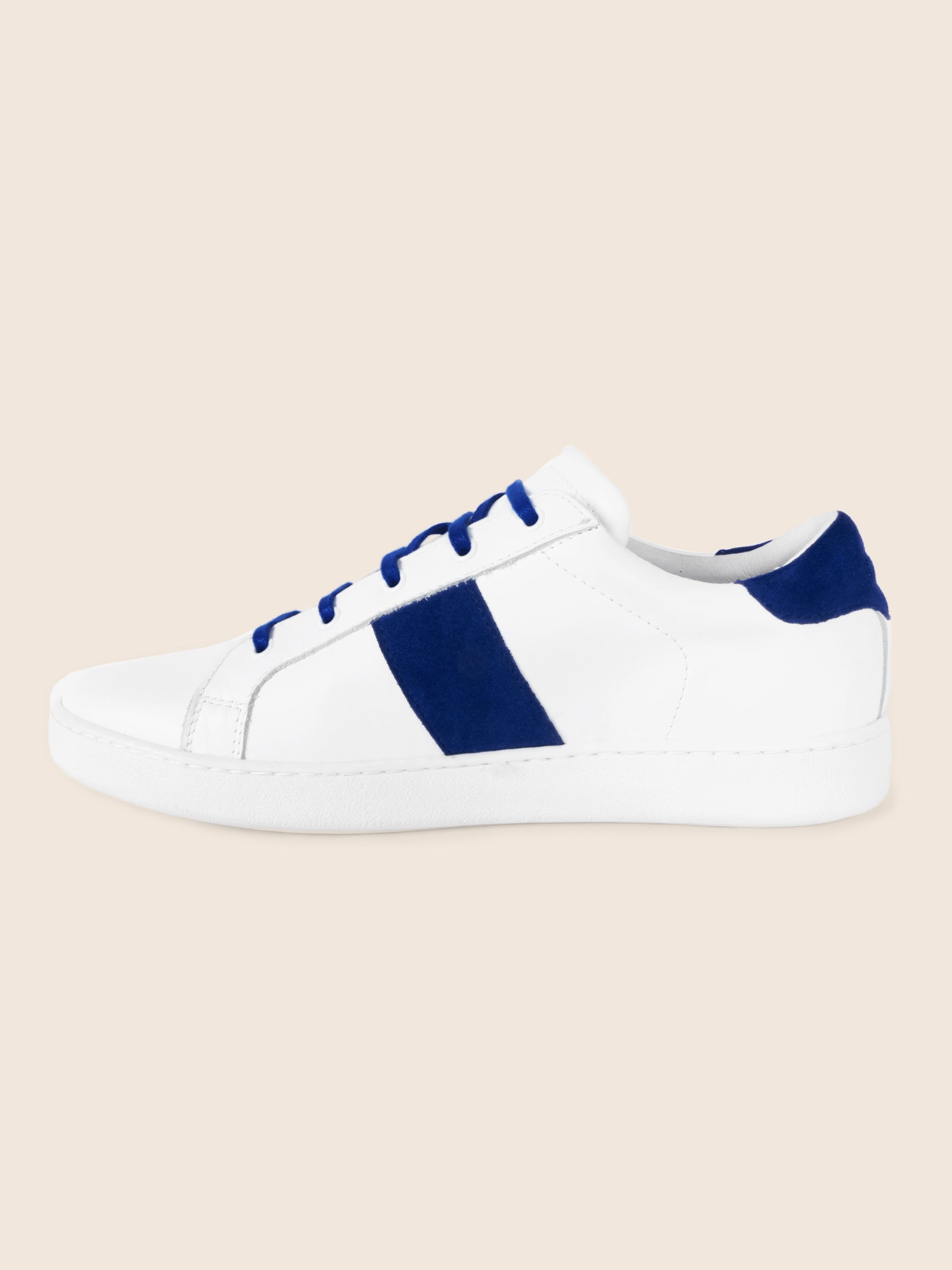 vue intérieure tennis lacet cuir blanc bleu jules jenn