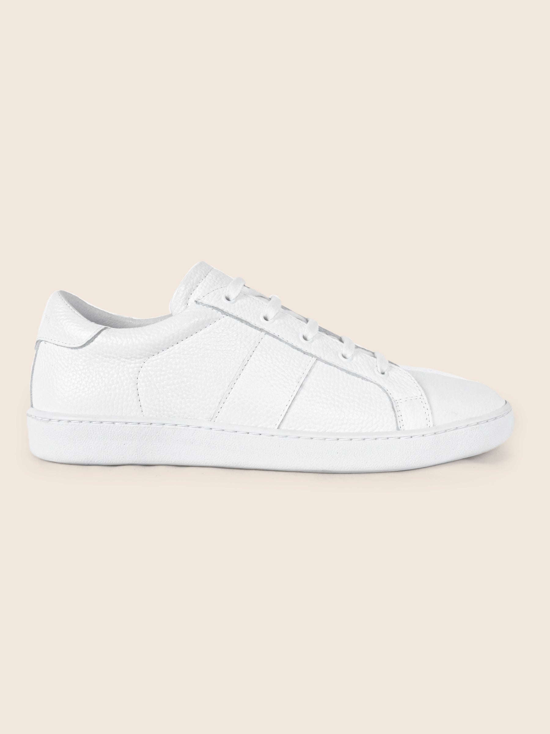 vue exterieur tennis lacet cuir grainé blanc jules jenn