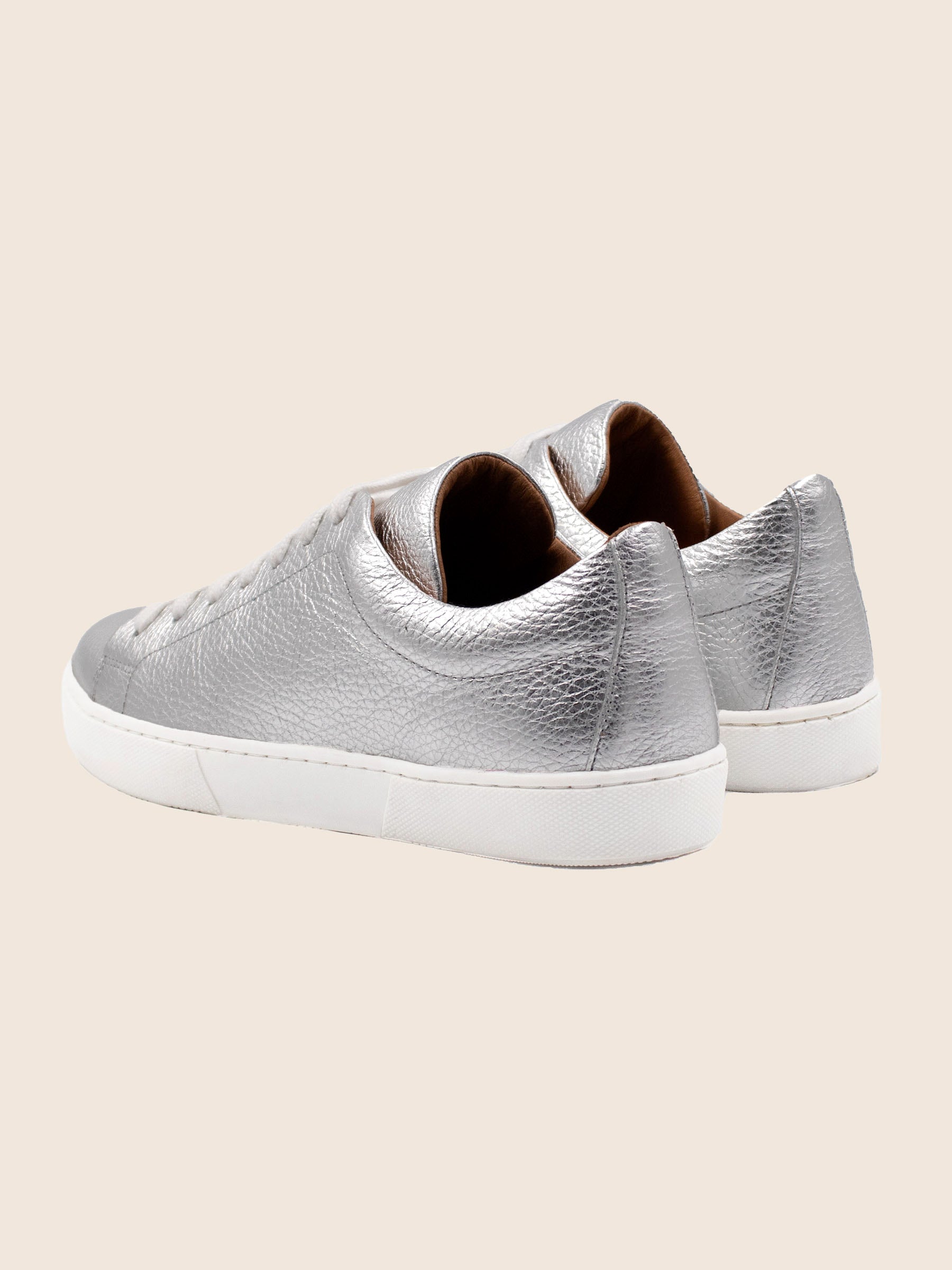 vue arriere tennis lacet cuir metallise argent jules jenn
