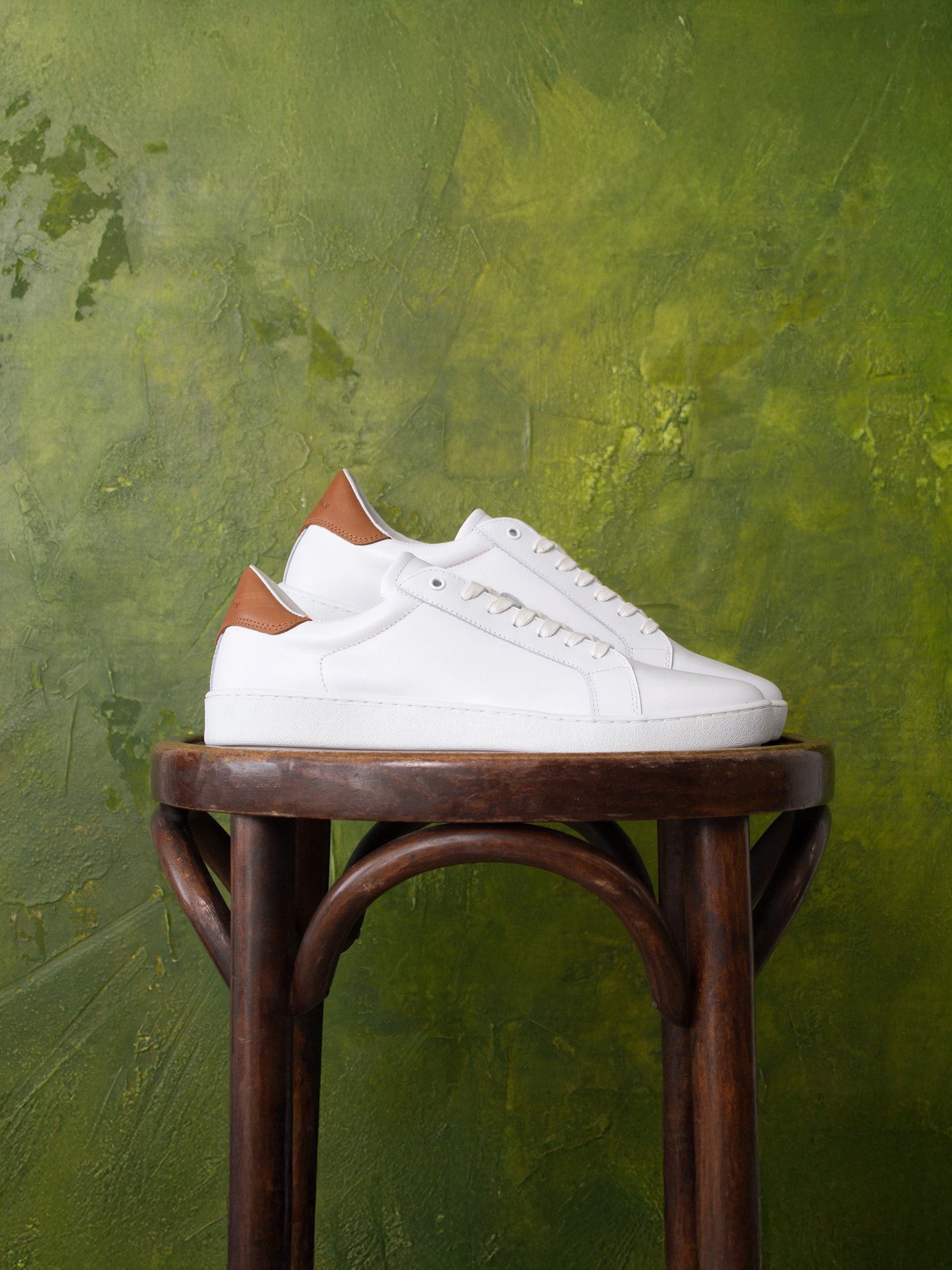 vue posée tennis lacet homme cuir blanc jules & jenn