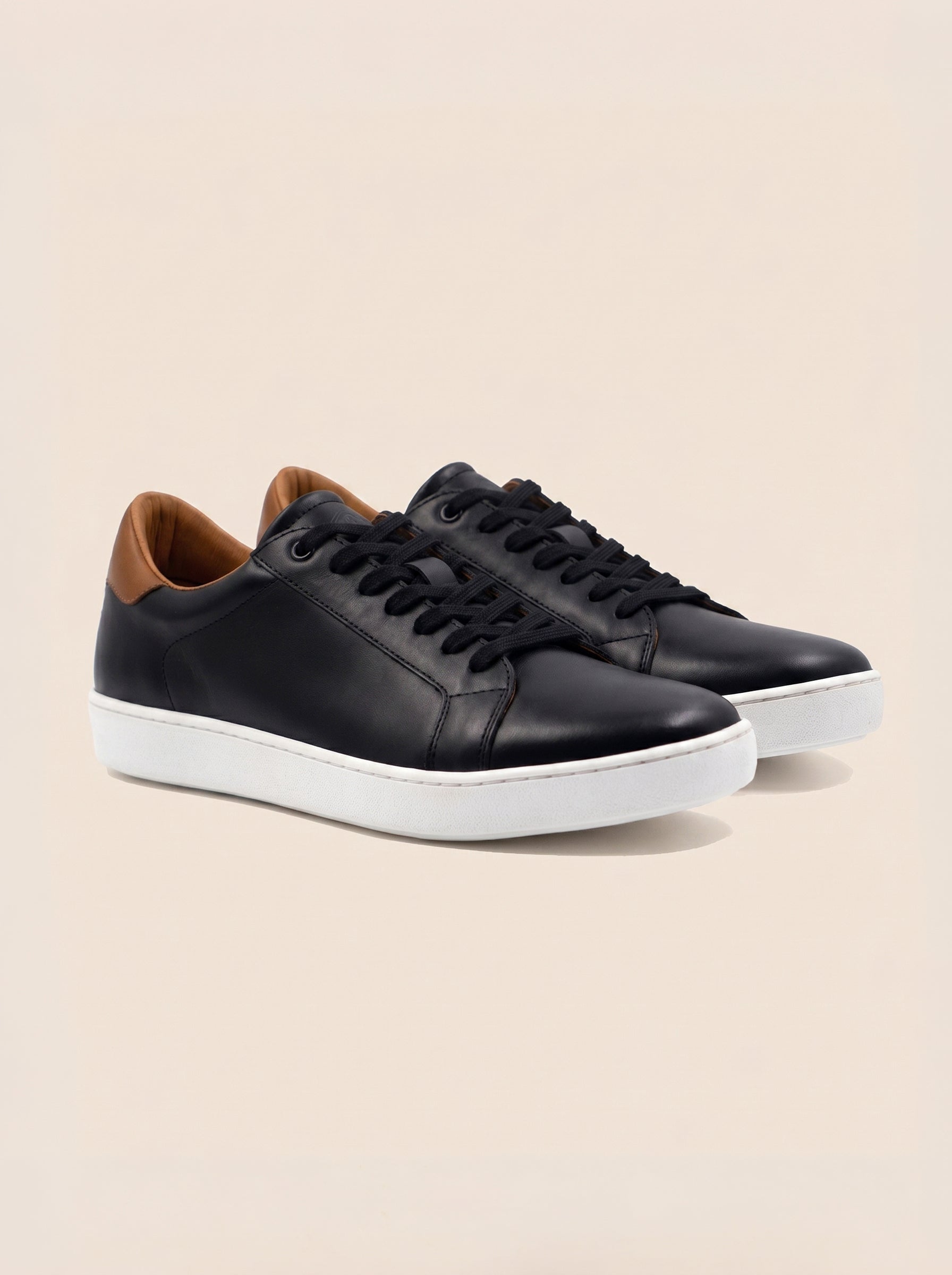 photo vue avant tennis lacet homme cuir noir blanc jules jenn