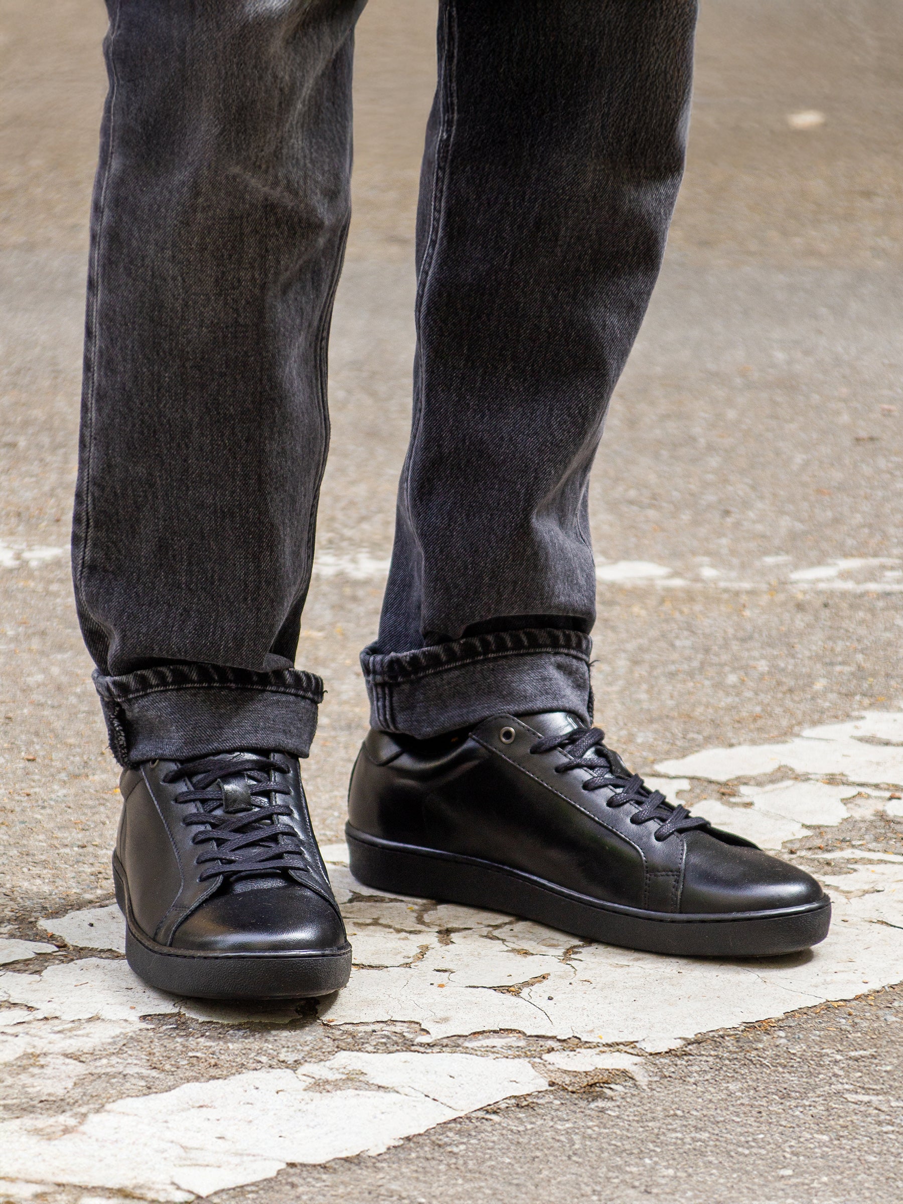 vue portée tennis lacet homme cuir noir jules jenn