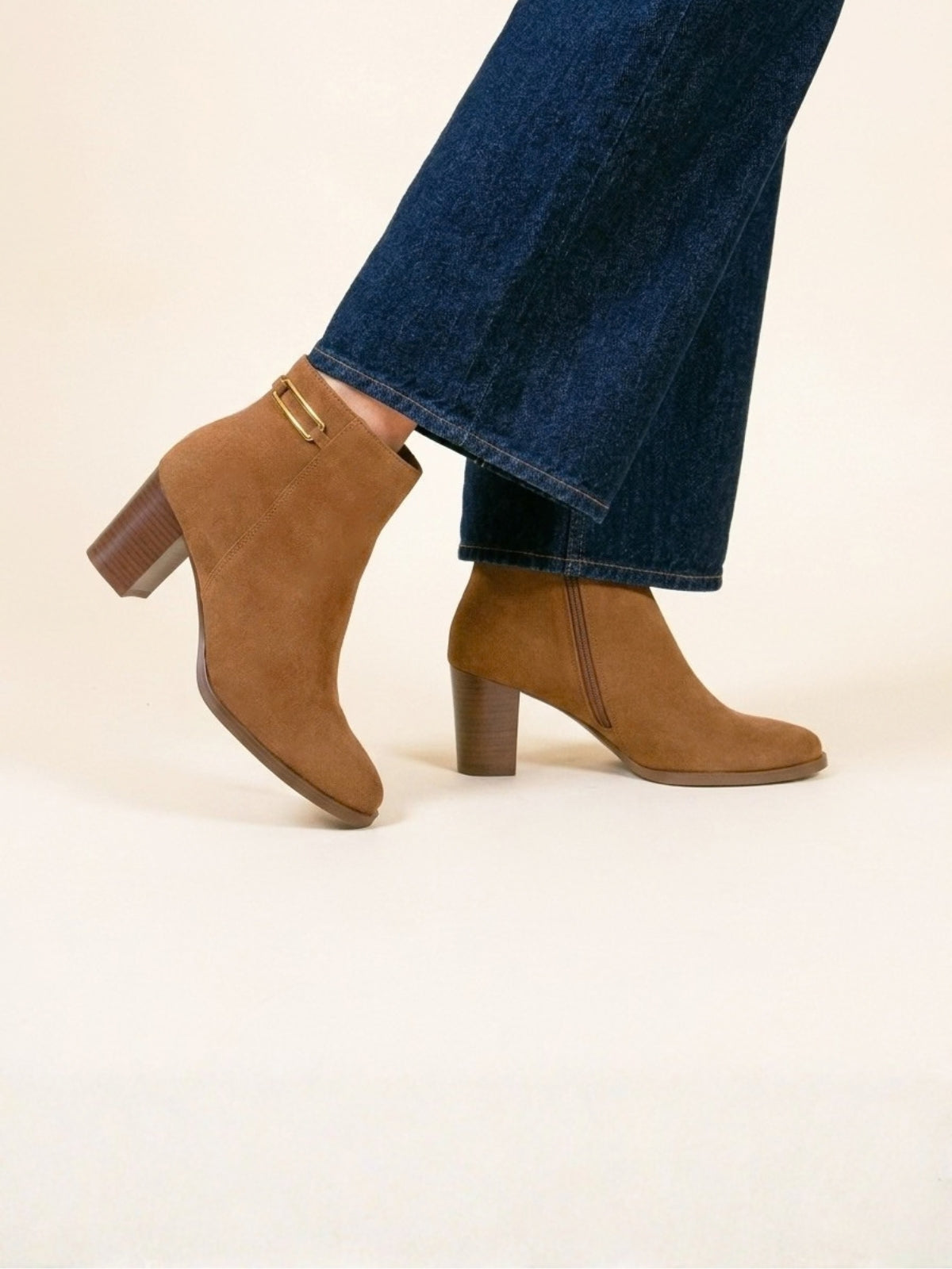 Bottines bijoux Zélie cuir daim camel JULES & JENN à la une