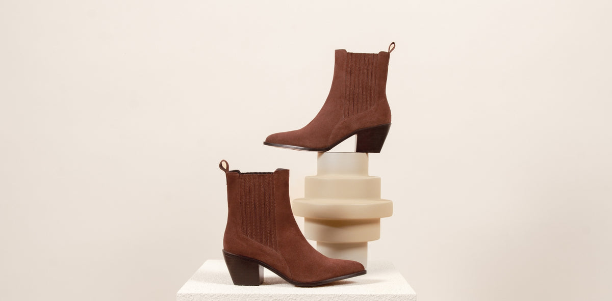 261028-homepage-desktop-femme-bottines-santiag-cuir-daim-camel