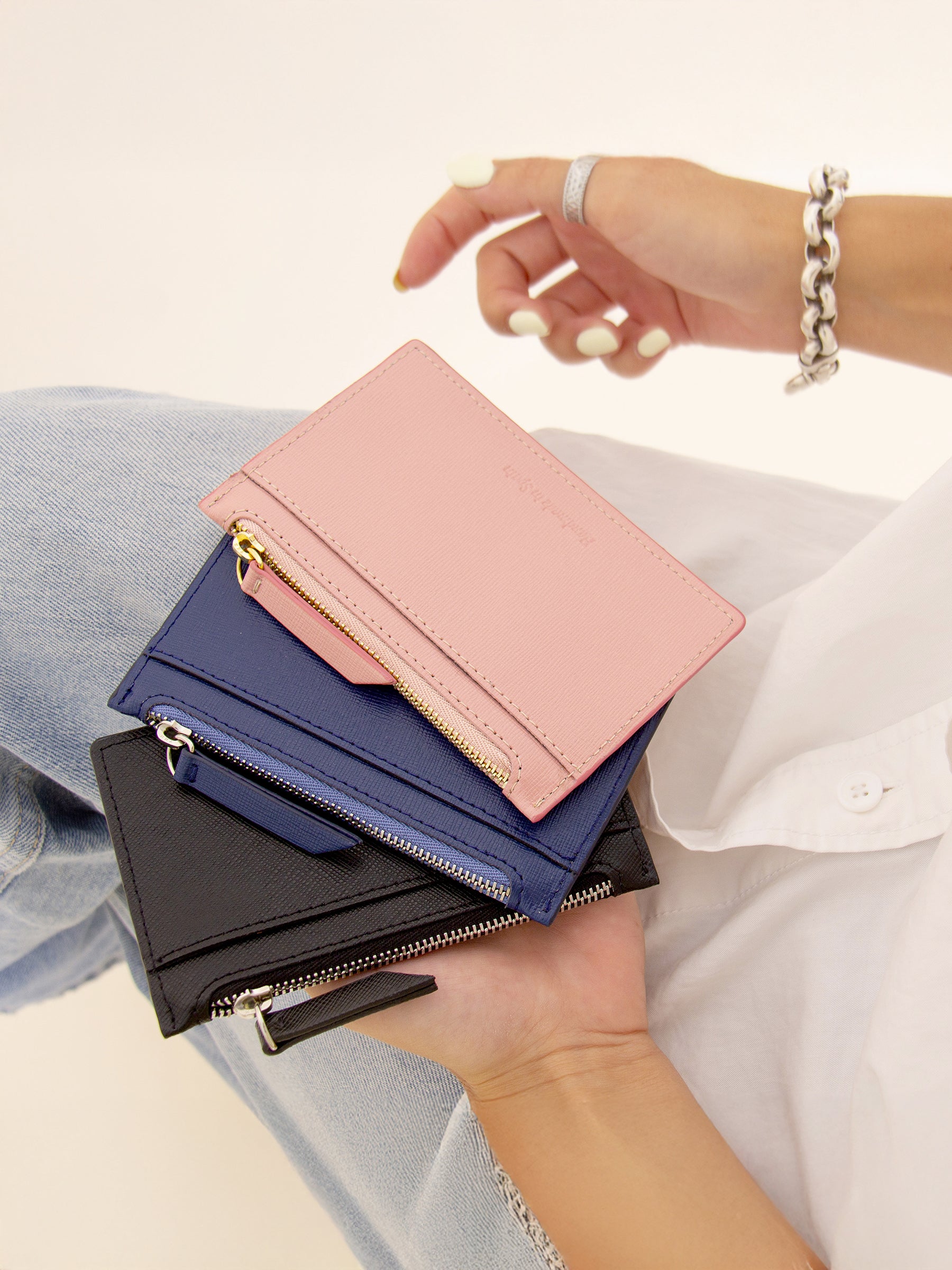 vue posée porte cartes zippe cuir rose jules & jenn