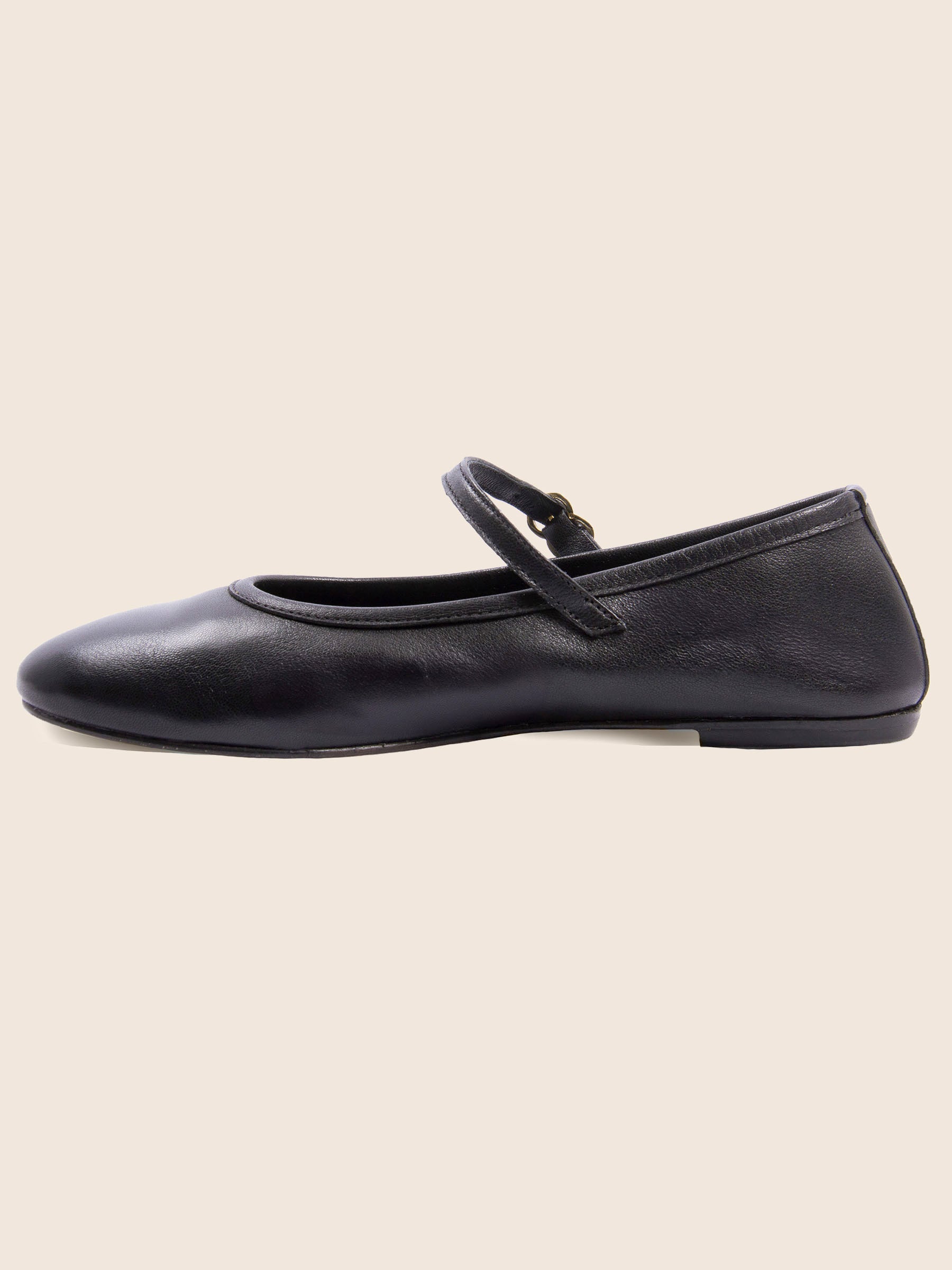 vue interieure babies plates cuir noir jules & jenn