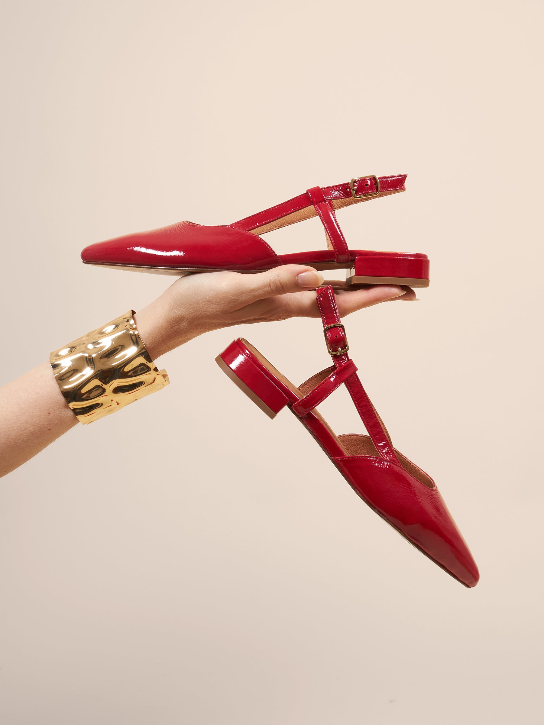 photo vue posée ballerines slingback cuir vernis rouge jules & jenn