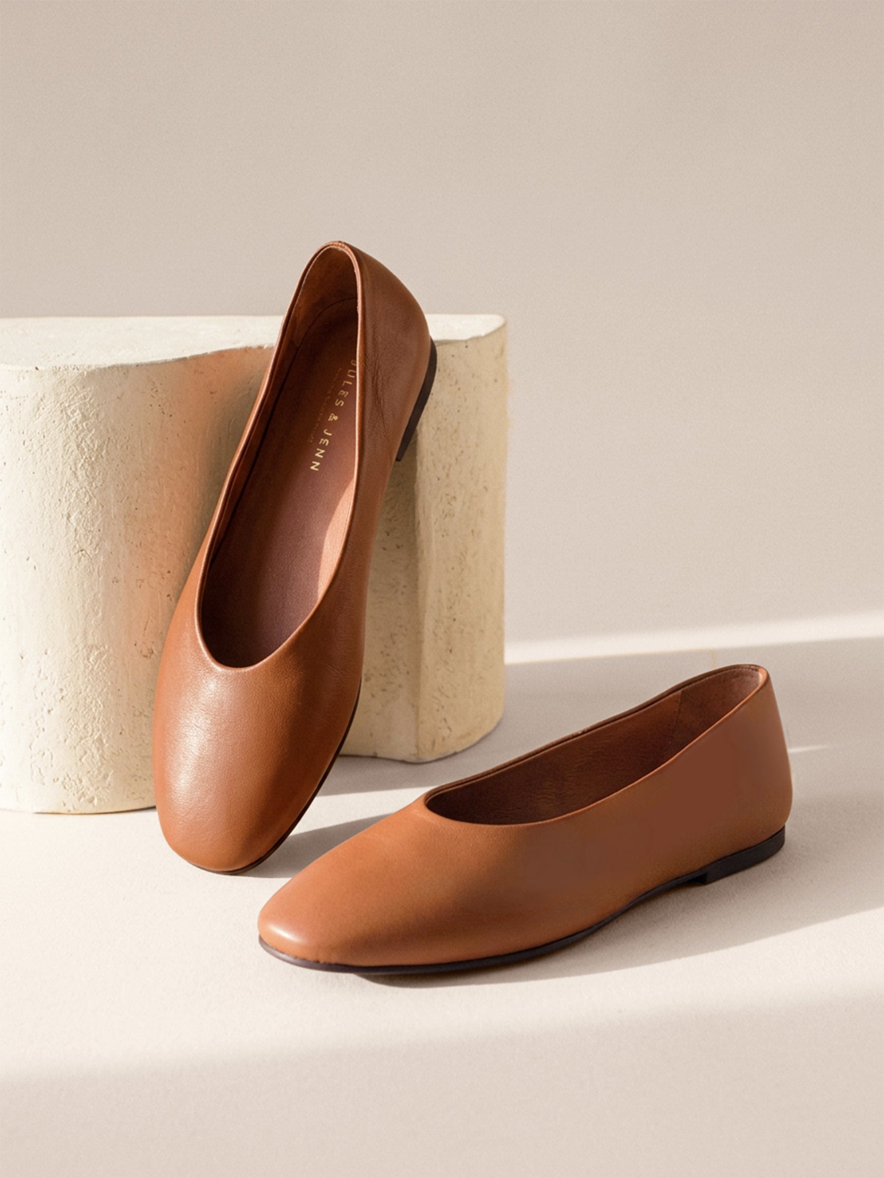 vue posee 2 ballerines souples paola cuir camel jules & jenn