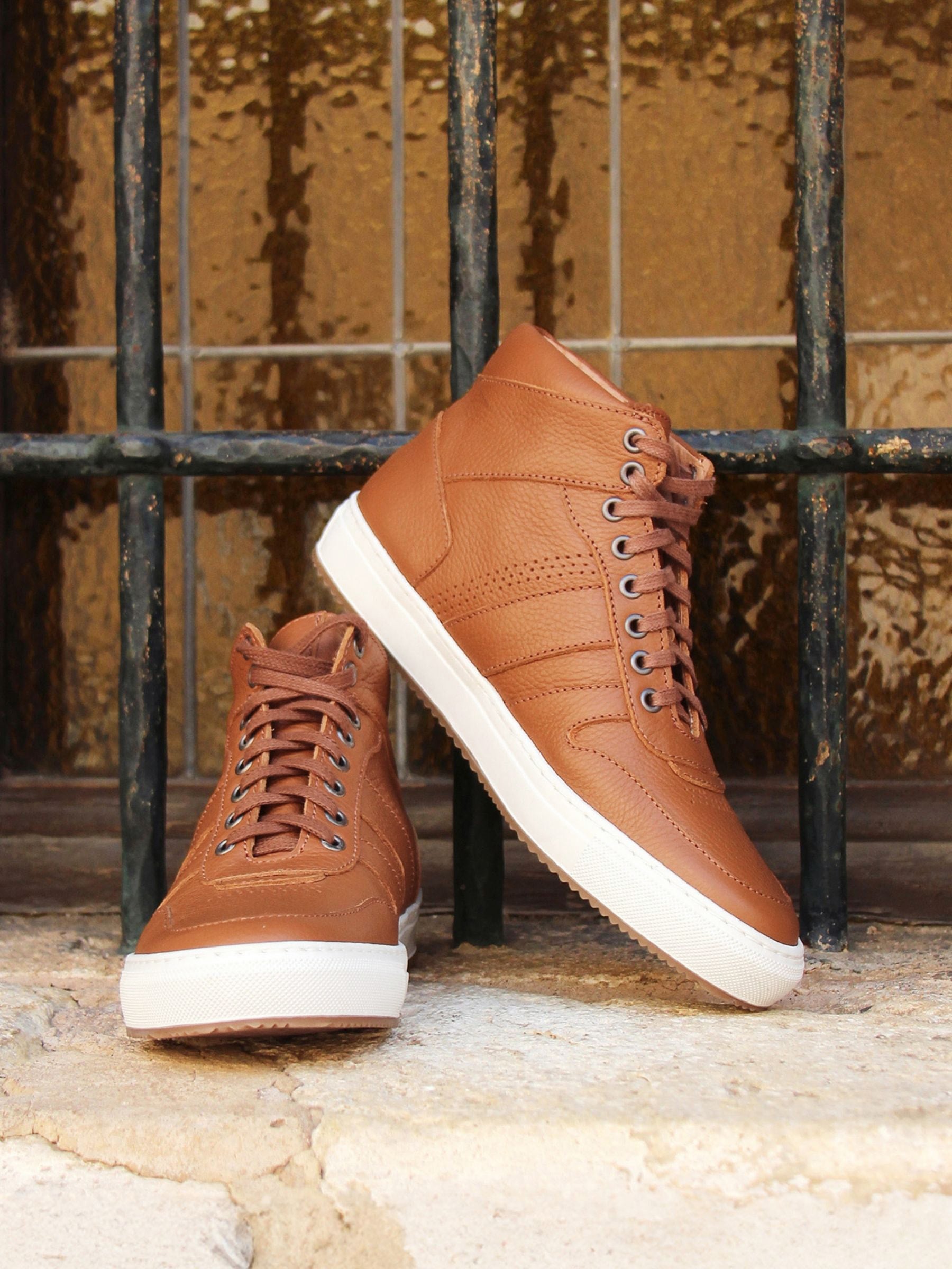 vue posée baskets gaspard cuir graine cognac jules & jenn