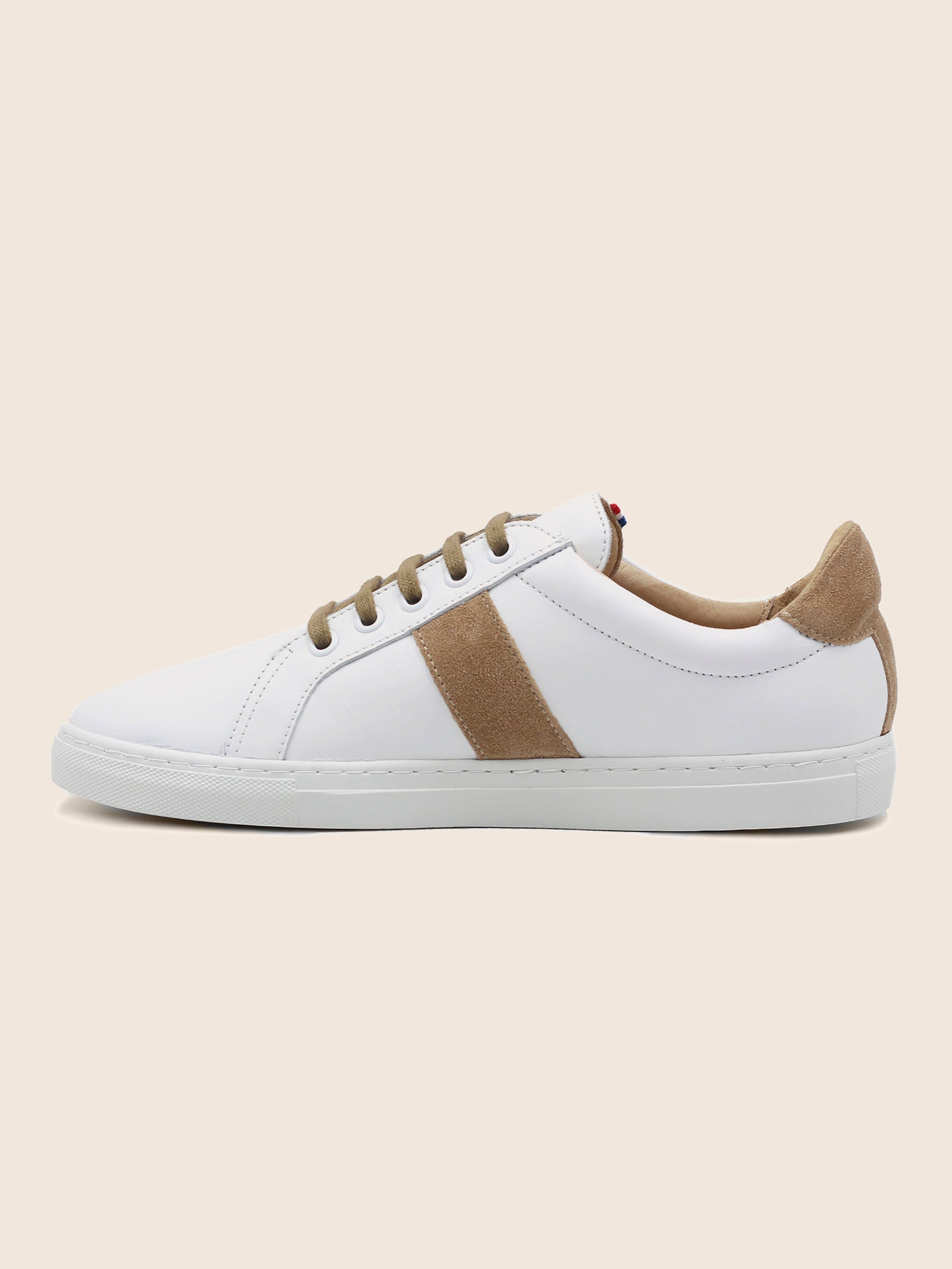vue interieur baskets a lacet cuir blanc & beige jules & jenn