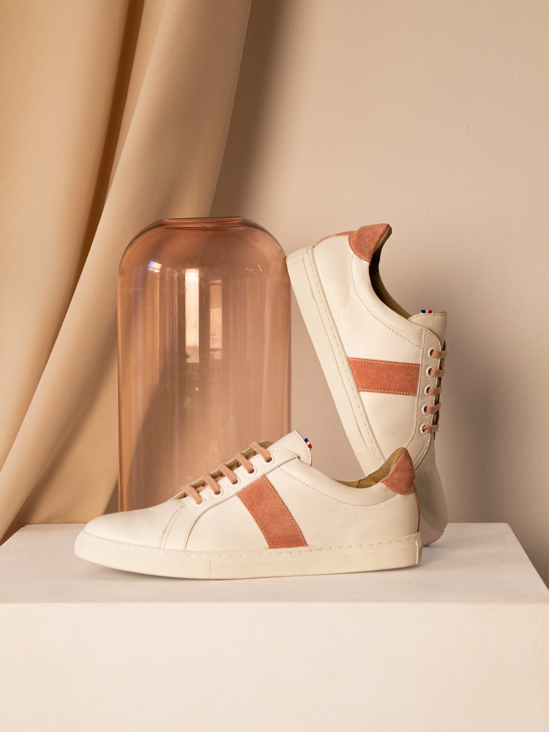vue posée baskets made in france cuir blanc rose jules & jenn