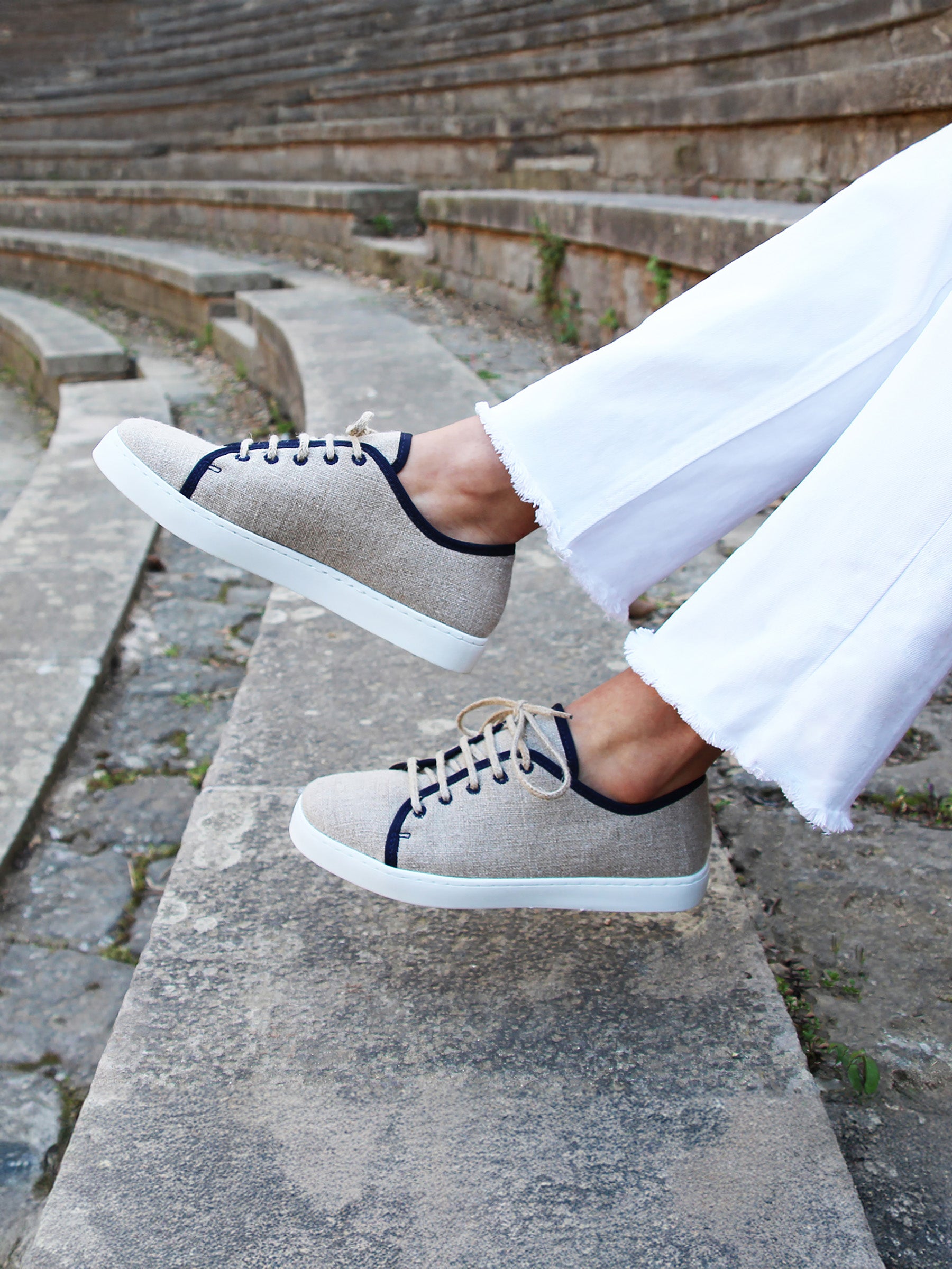 vue portée baskets lin beige bleu jules & jenn