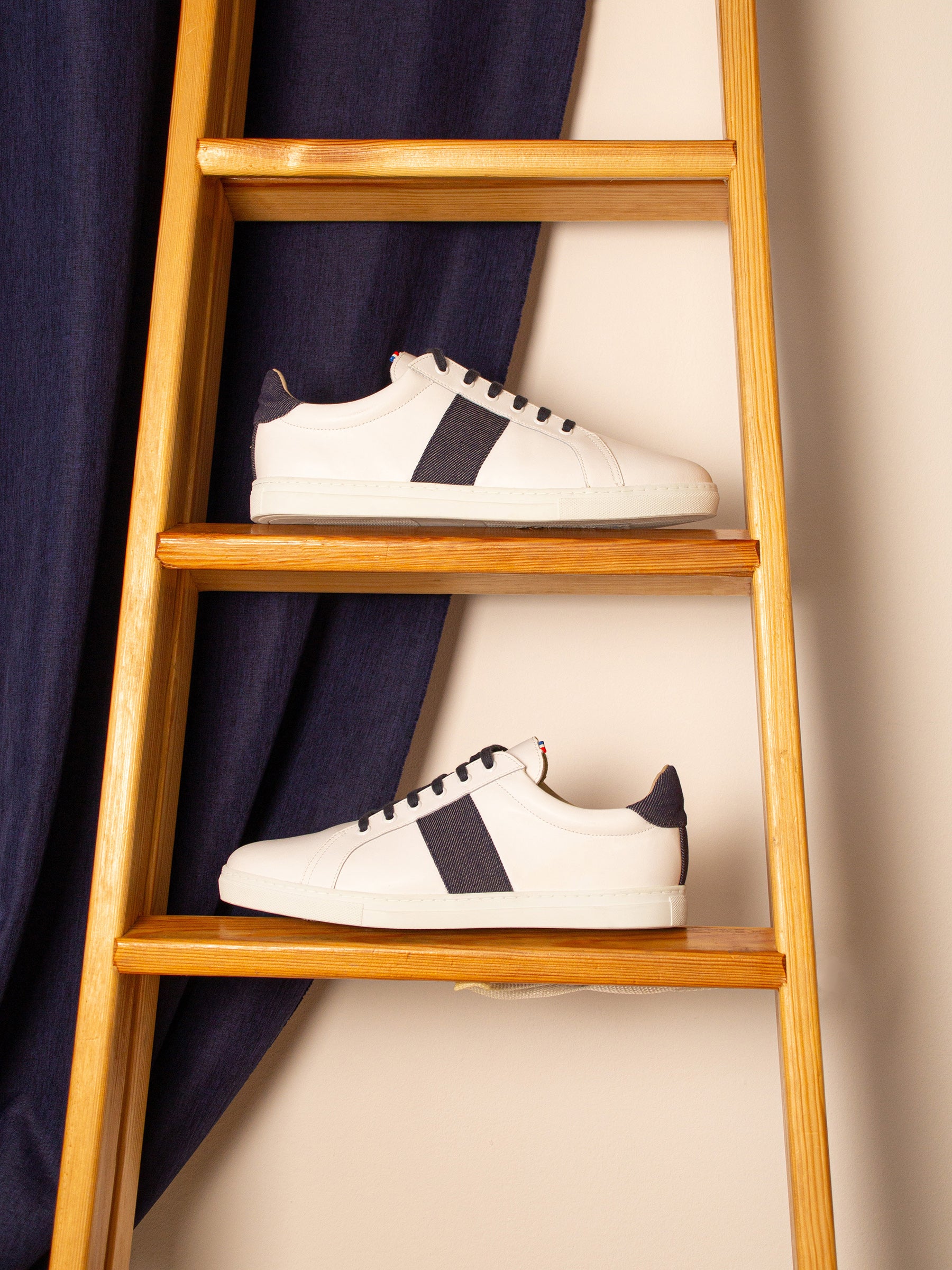 vue posée baskets made in france cuir blanc denim jules & jenn