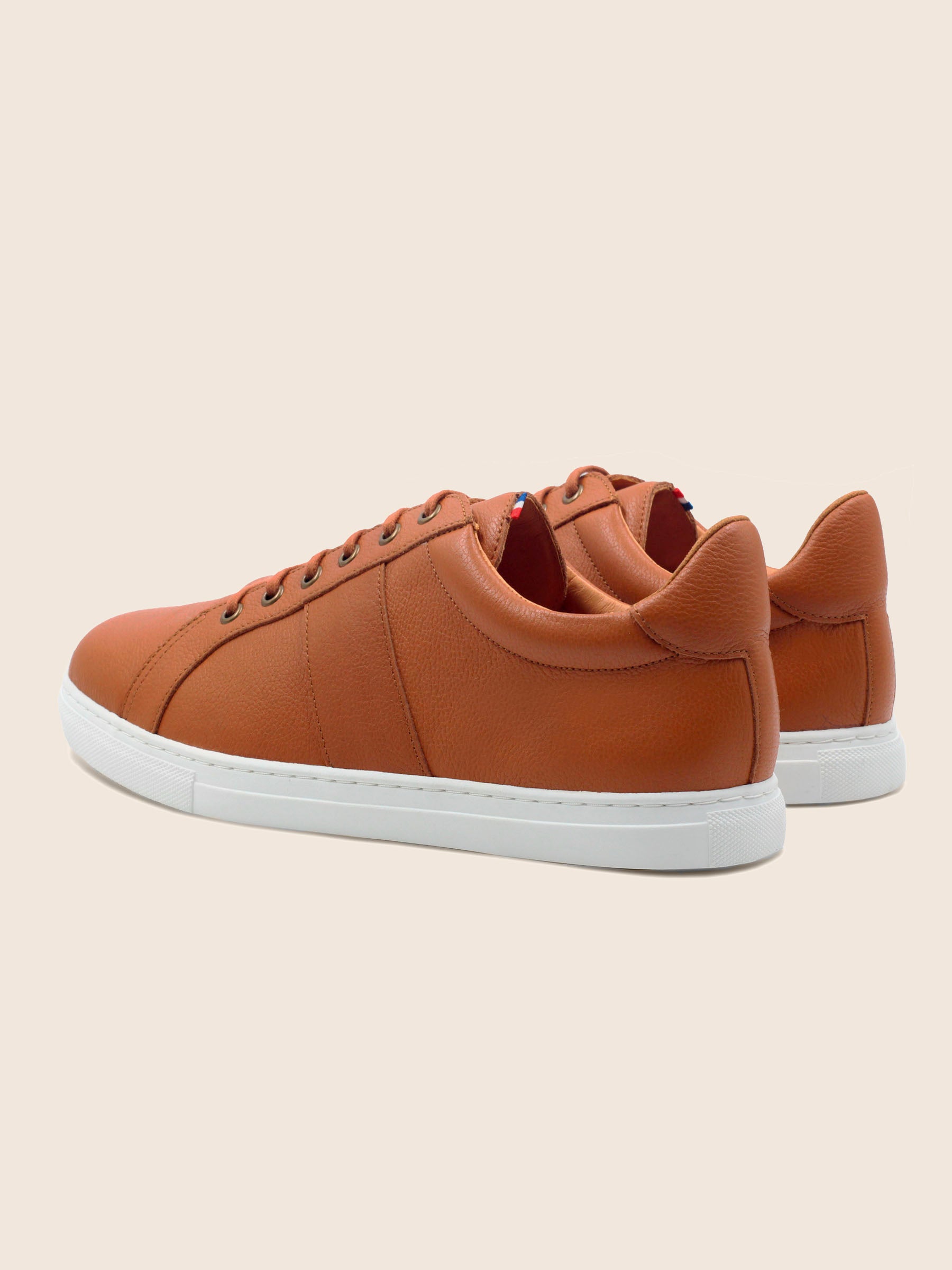 vue arrière baskets made in france cuir grainé cognac JULES & JENN