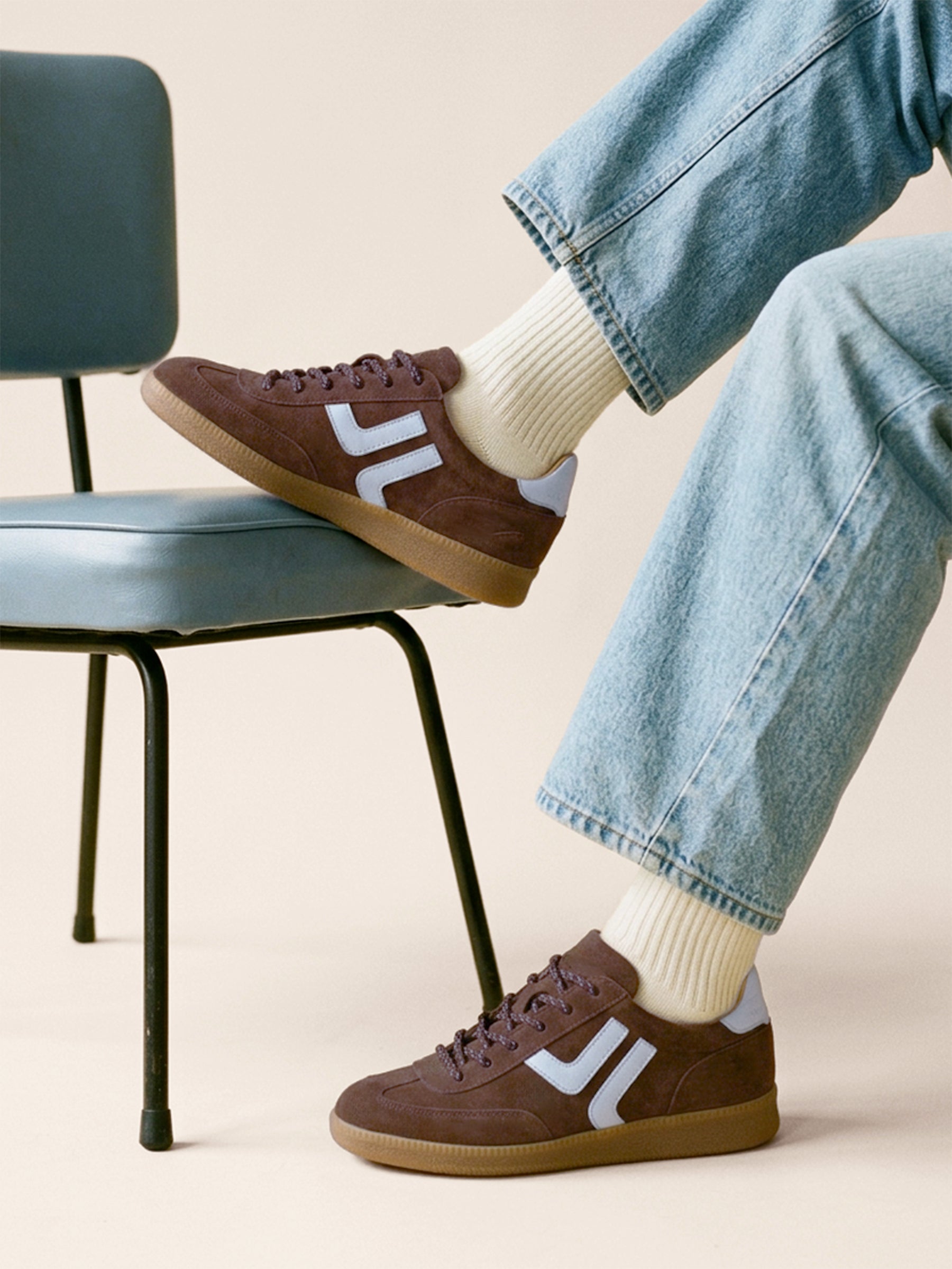 vue portee baskets ninon cuir daim marron bleu jules & jenn