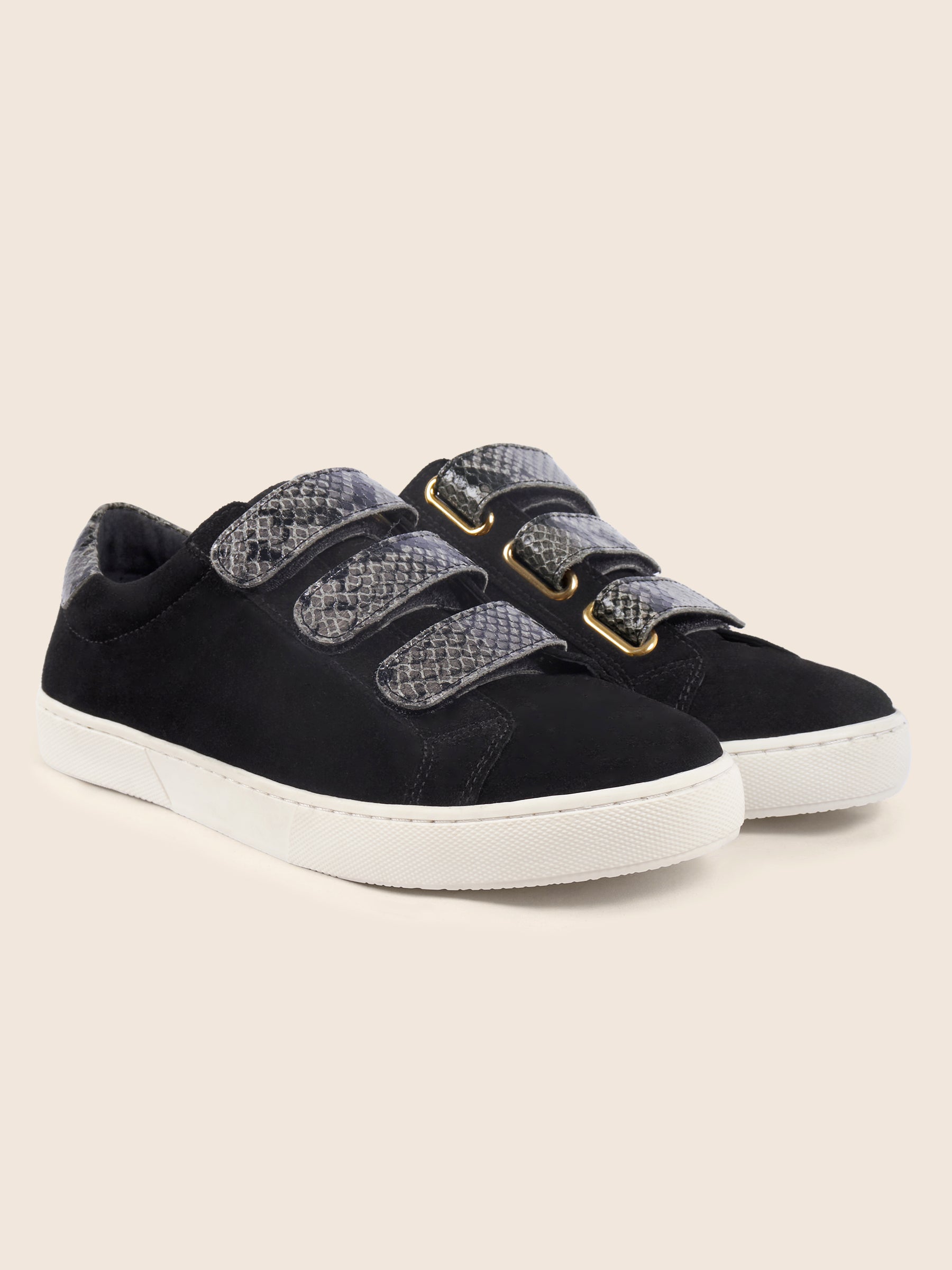 photo vue avant baskets scratch cuir daim noir python jules jenn