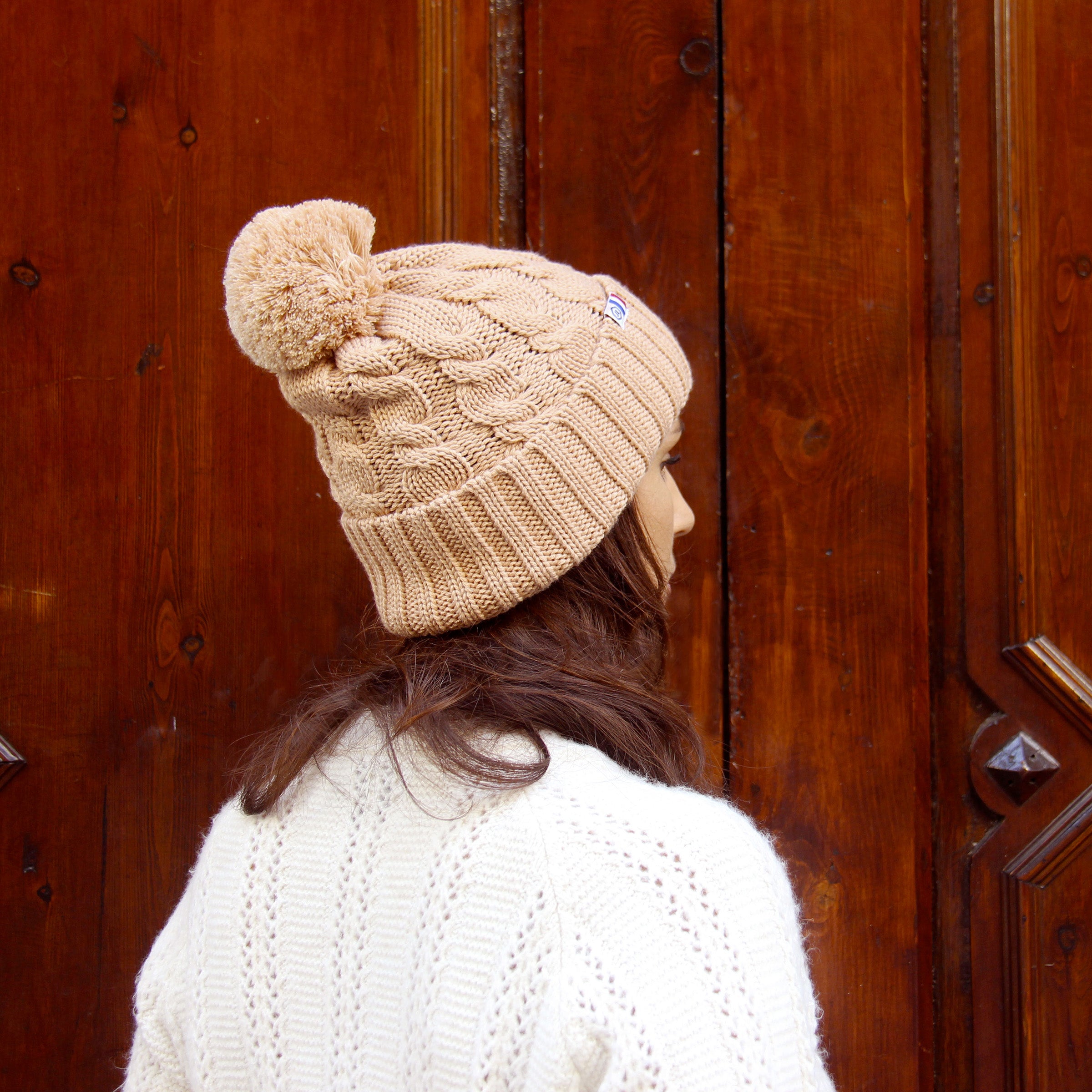 vue portée bonnet pompon laine camel jules & jenn