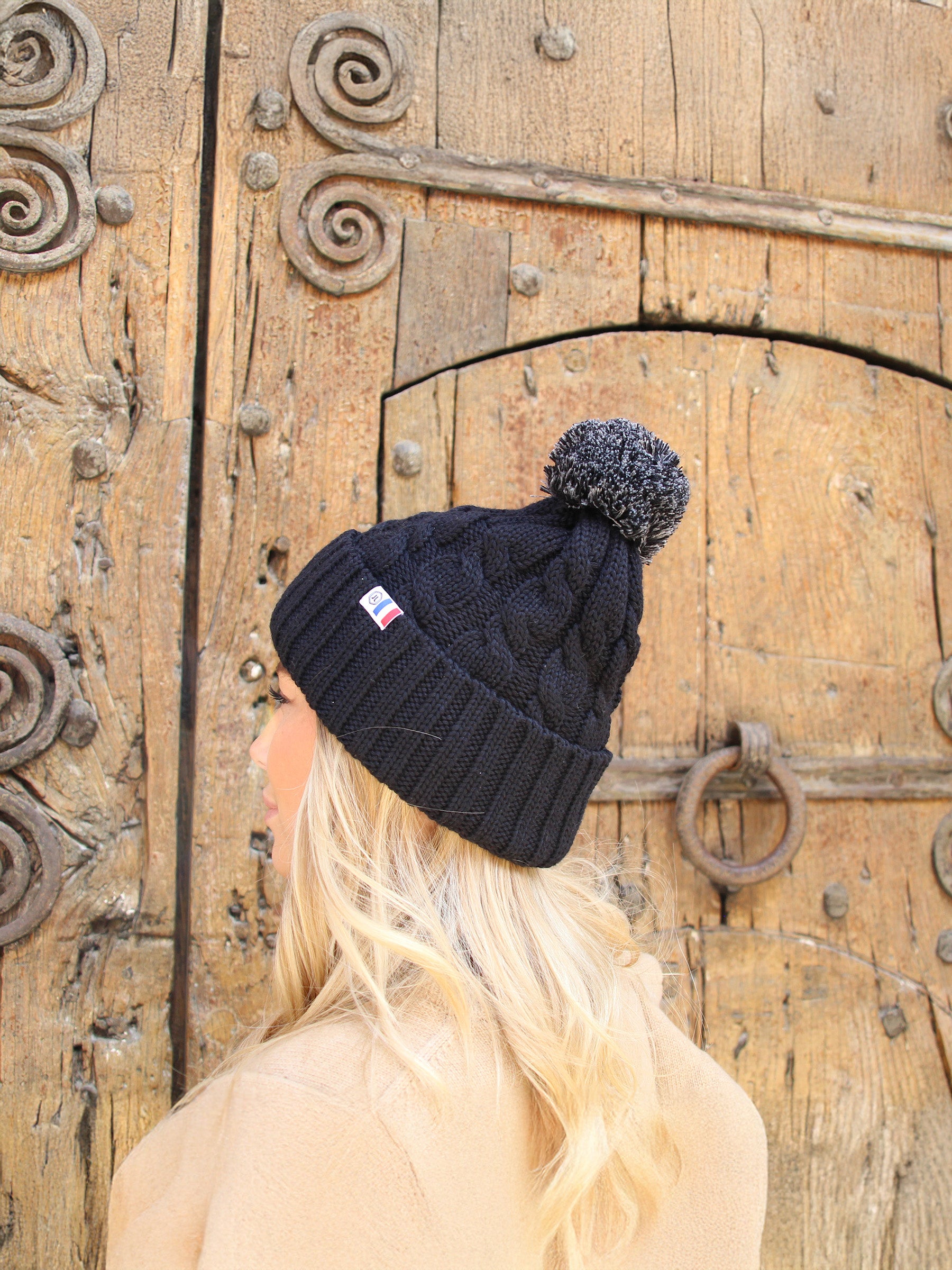 vue portée bonnet pompon laine noir jules & jenn