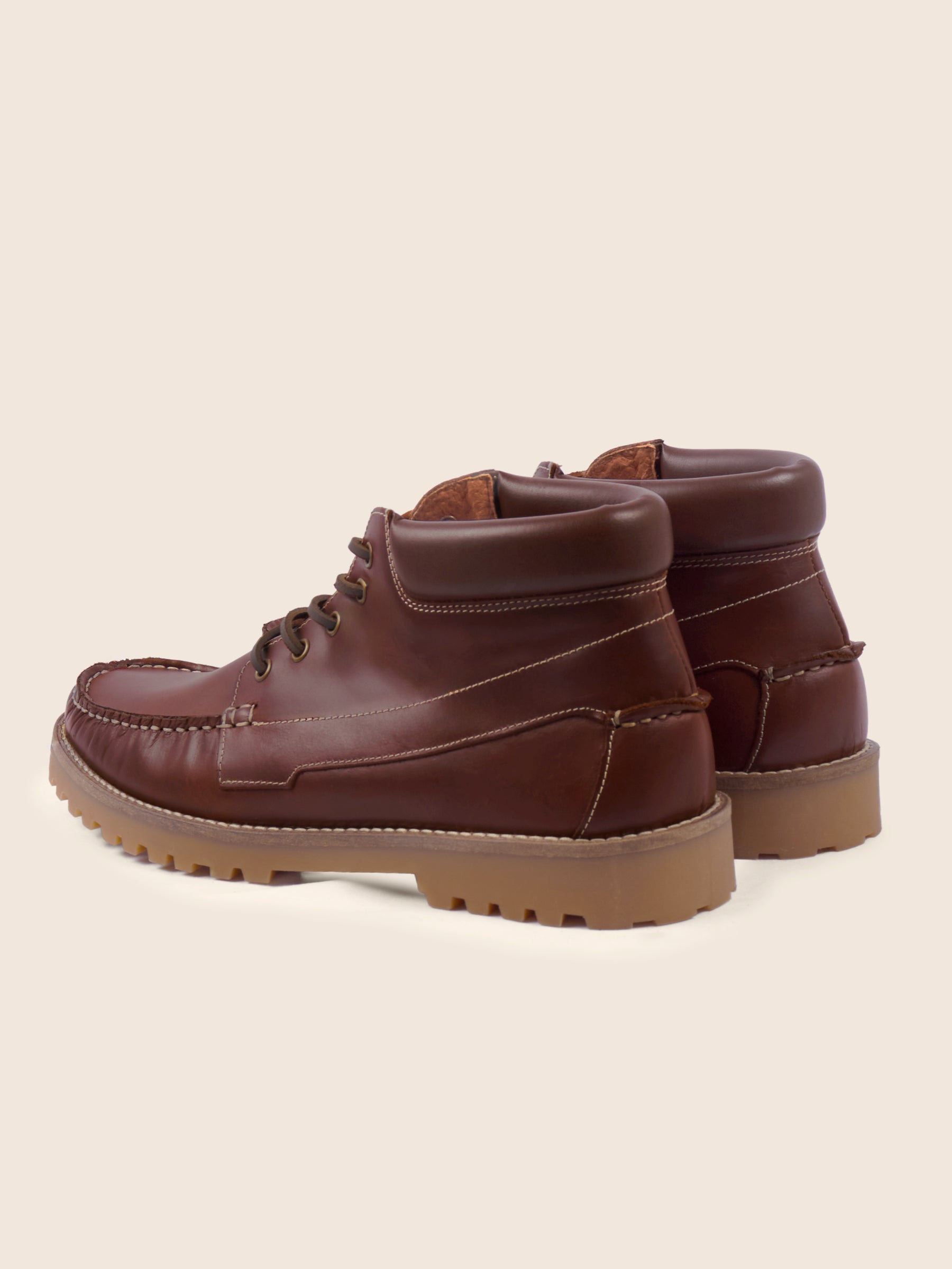 photo vue arriere boots ateau campons tom cuir cognac jules jenn