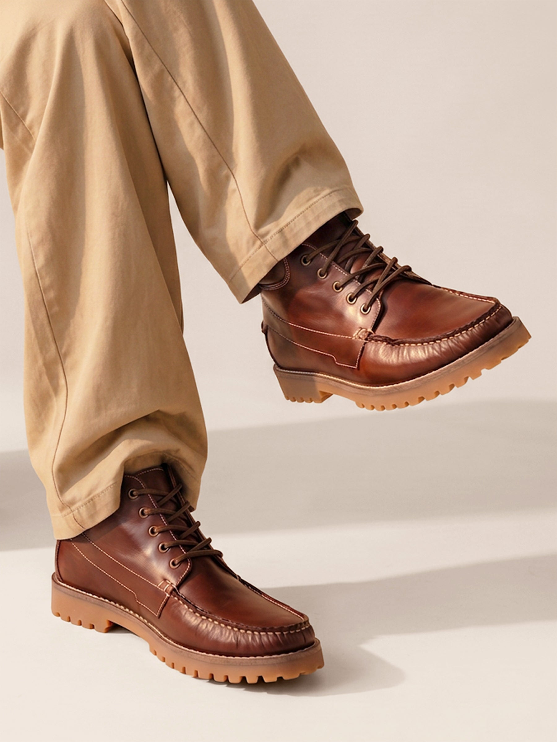 photo vue portee boots ateau campons tom cuir cognac jules jenn