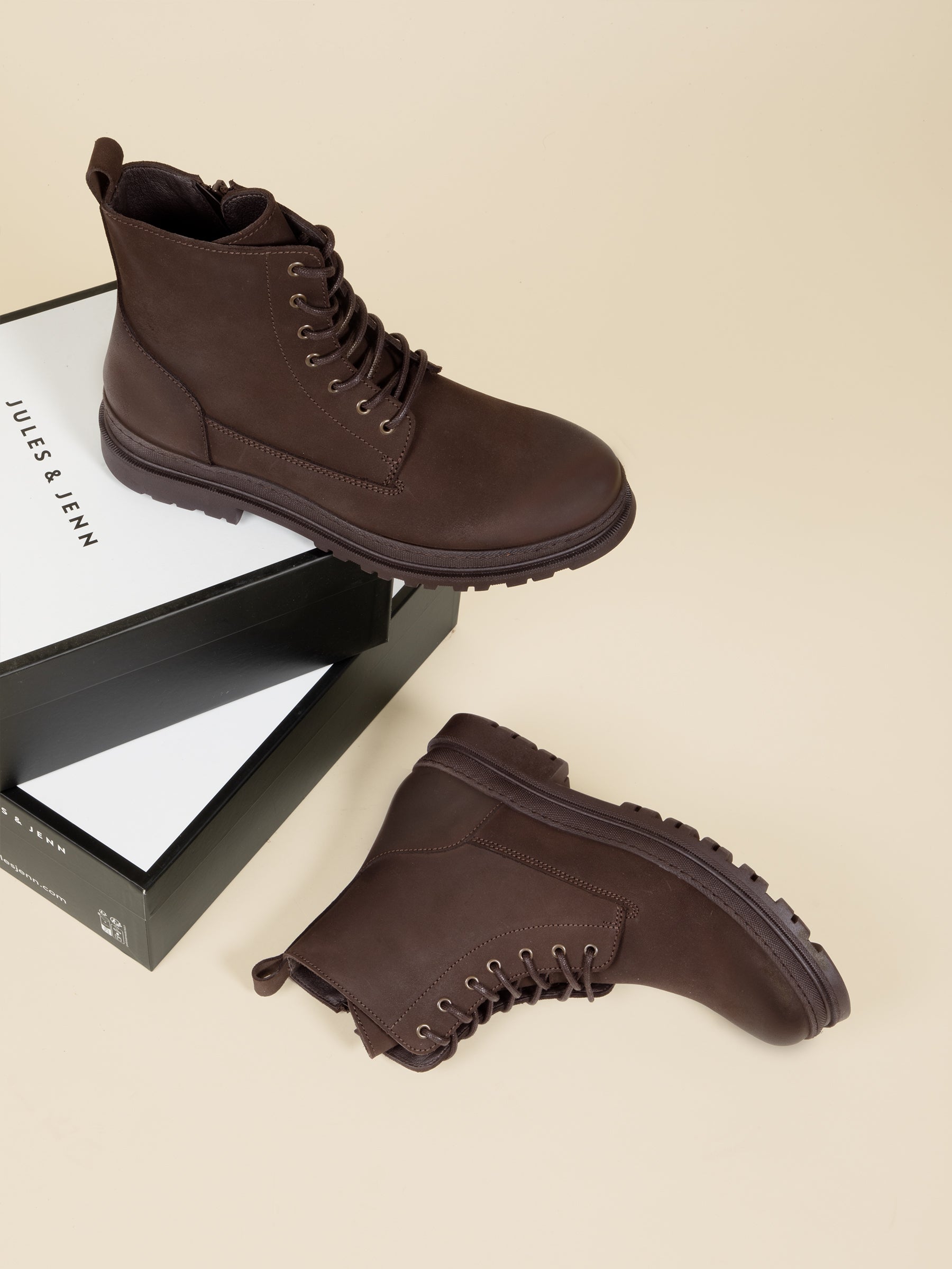 vue posée boots lacet cuir nubuck marron jules jenn