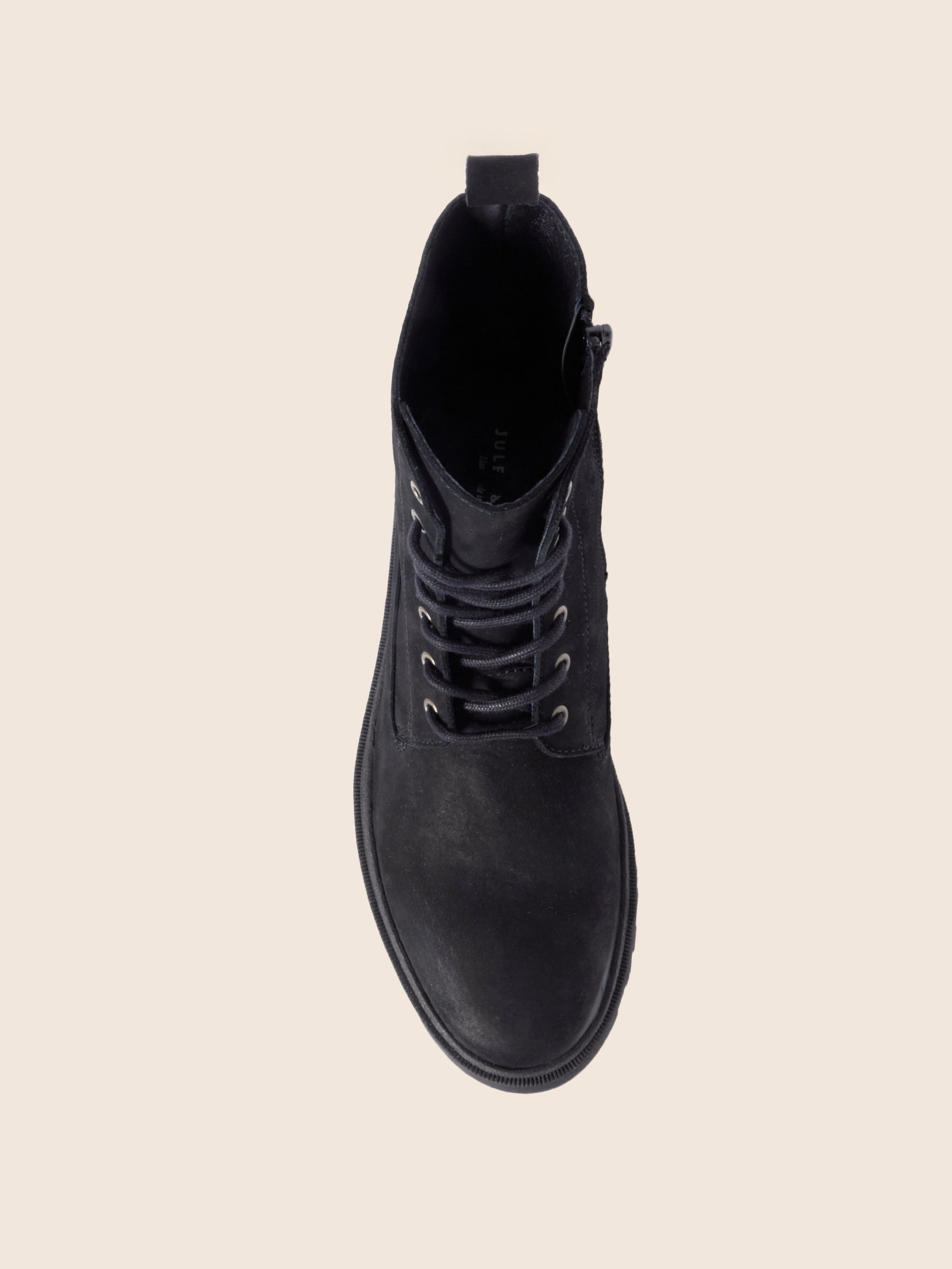 vue dessus boots lacet cuir nubuck noir jules jenn