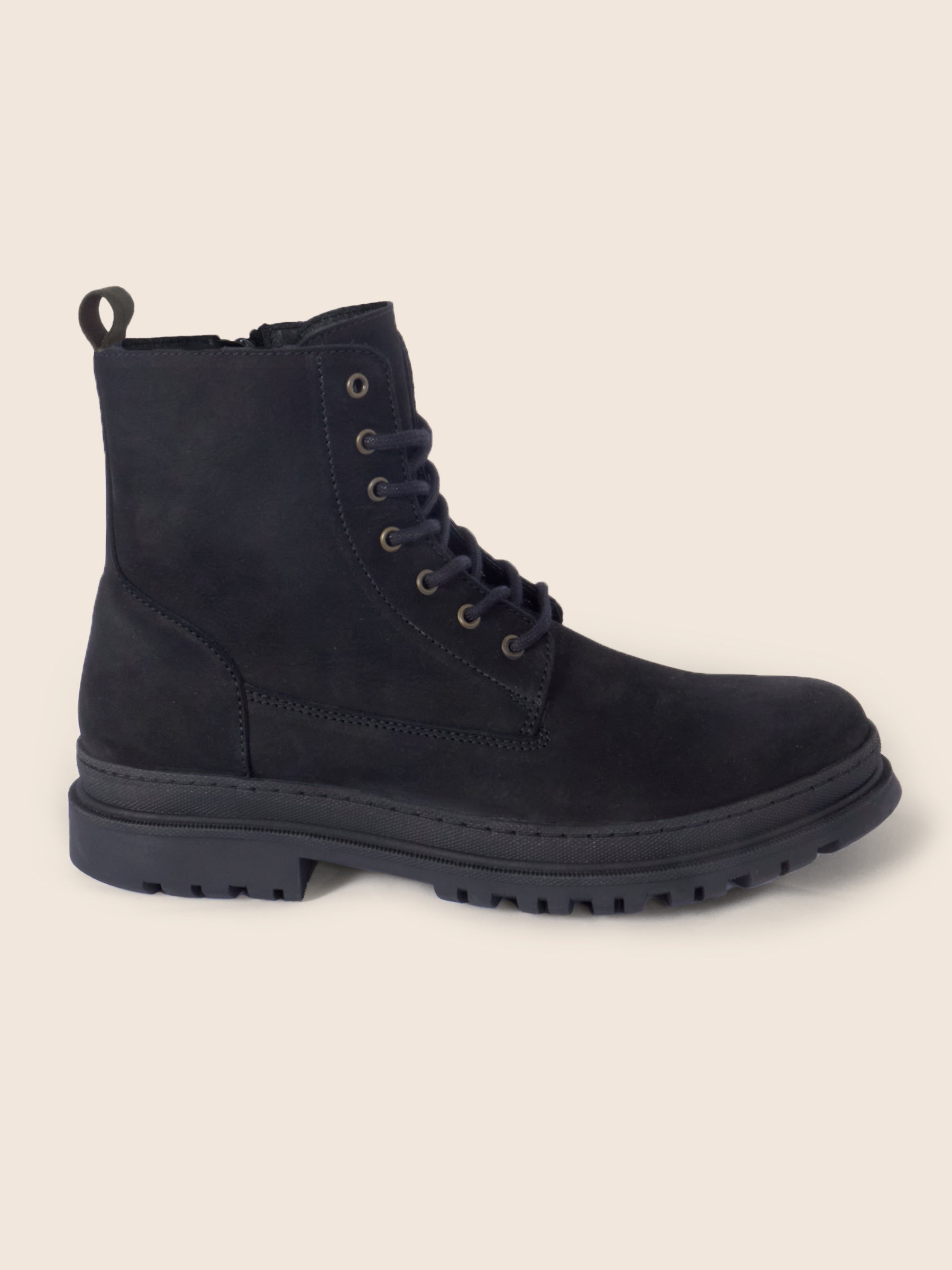 vue extérieur boots lacet cuir nubuck noir jules jenn