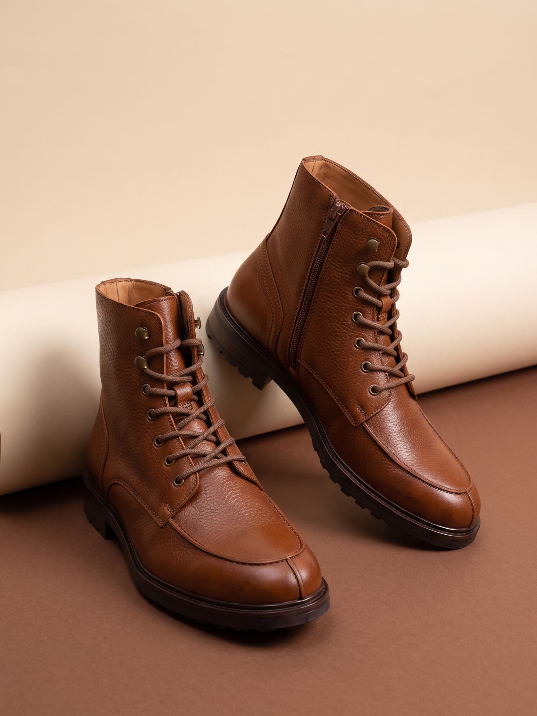 vue posee boots plateau cuir graine cognac jules & jenn