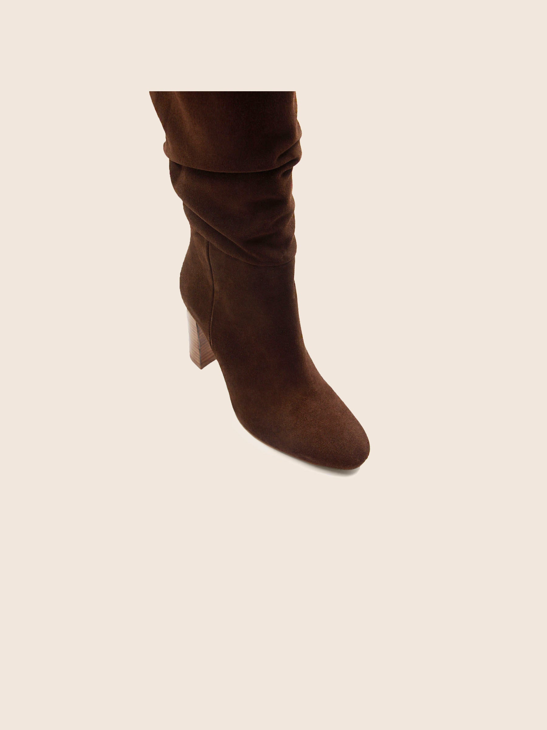 vue dessus bottes drapees cuir daim marron jules & jenn