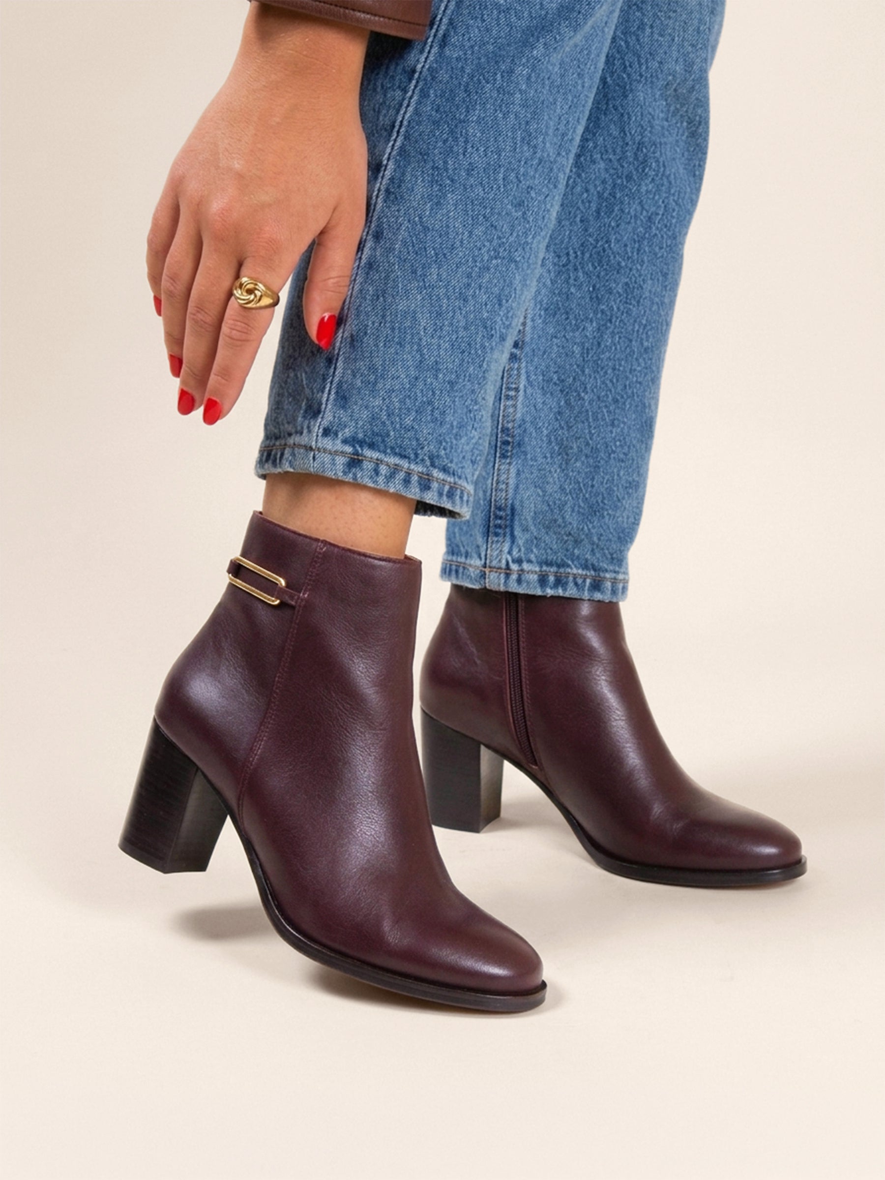 photo vue portée bottines bijoux zelie cuir bordeaux jules jenn