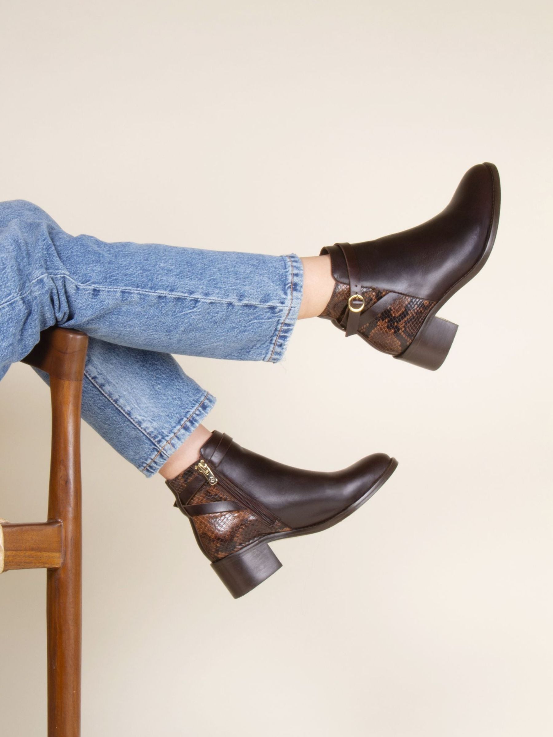 vue portée bottines cavalières cuir marron python jules & jenn