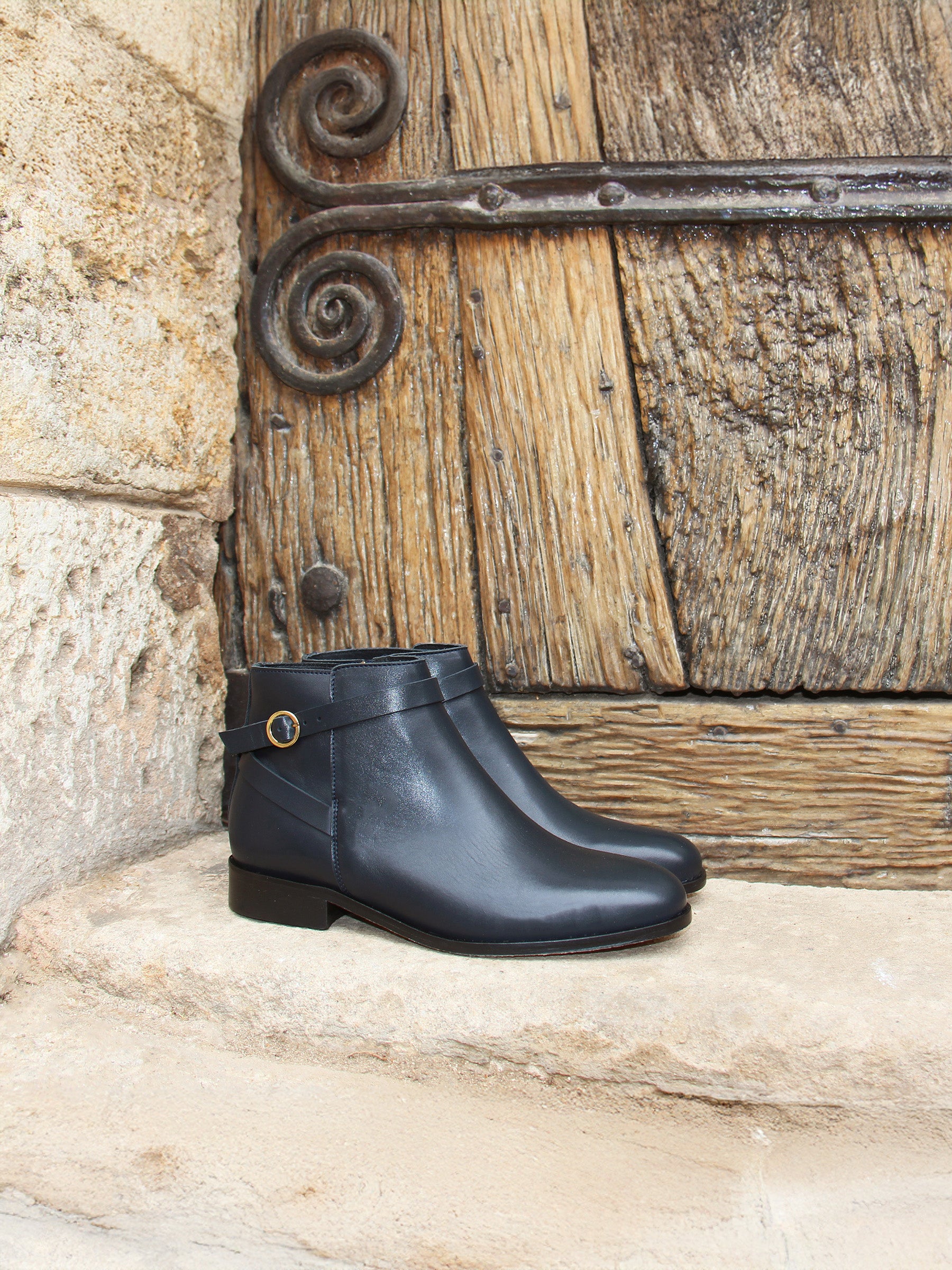 vue posée bottines cavalieres plates cuir bleu jules & jenn