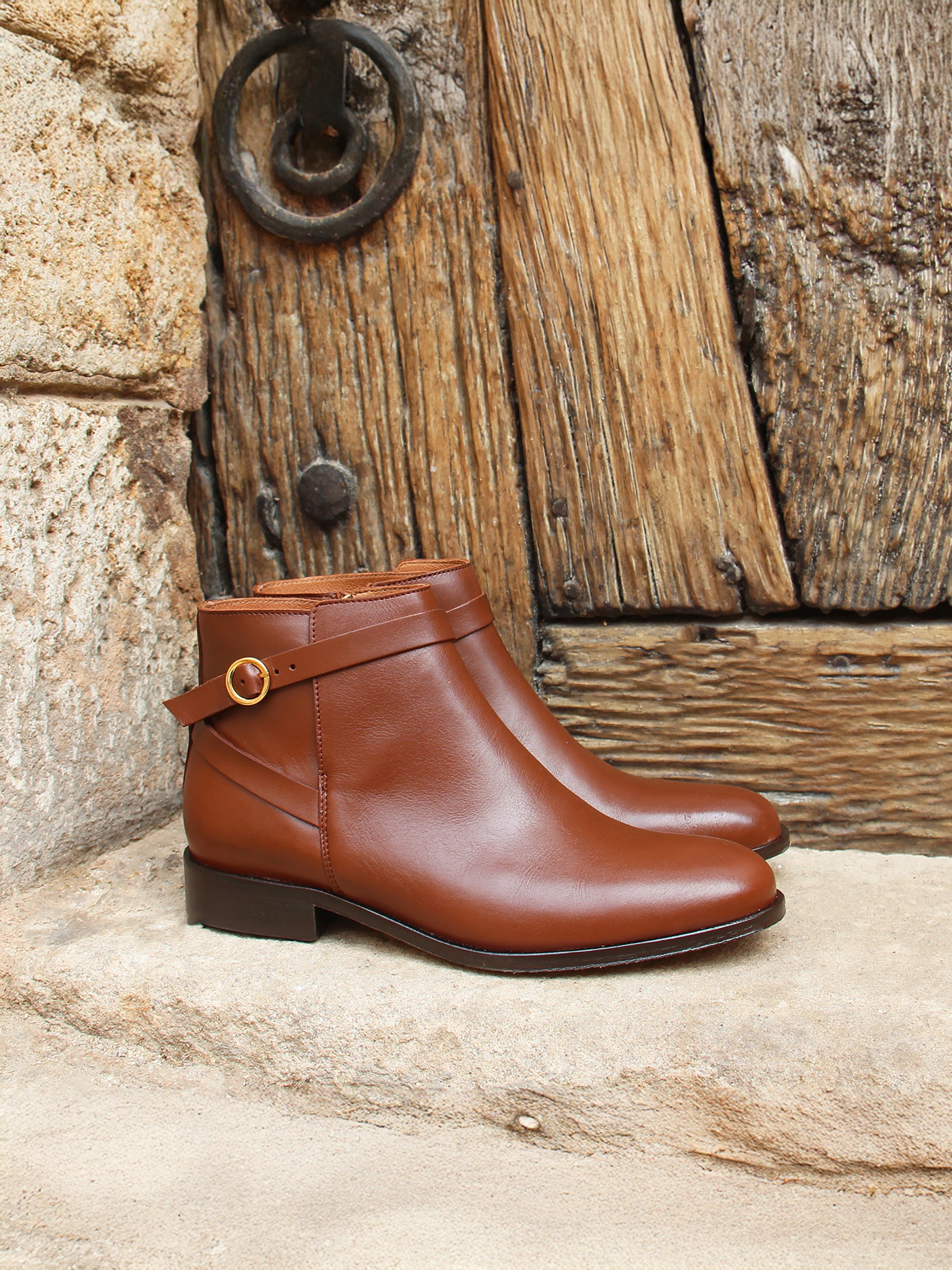 vue posée bottines cavalieres plates cuir camel jules & jenn