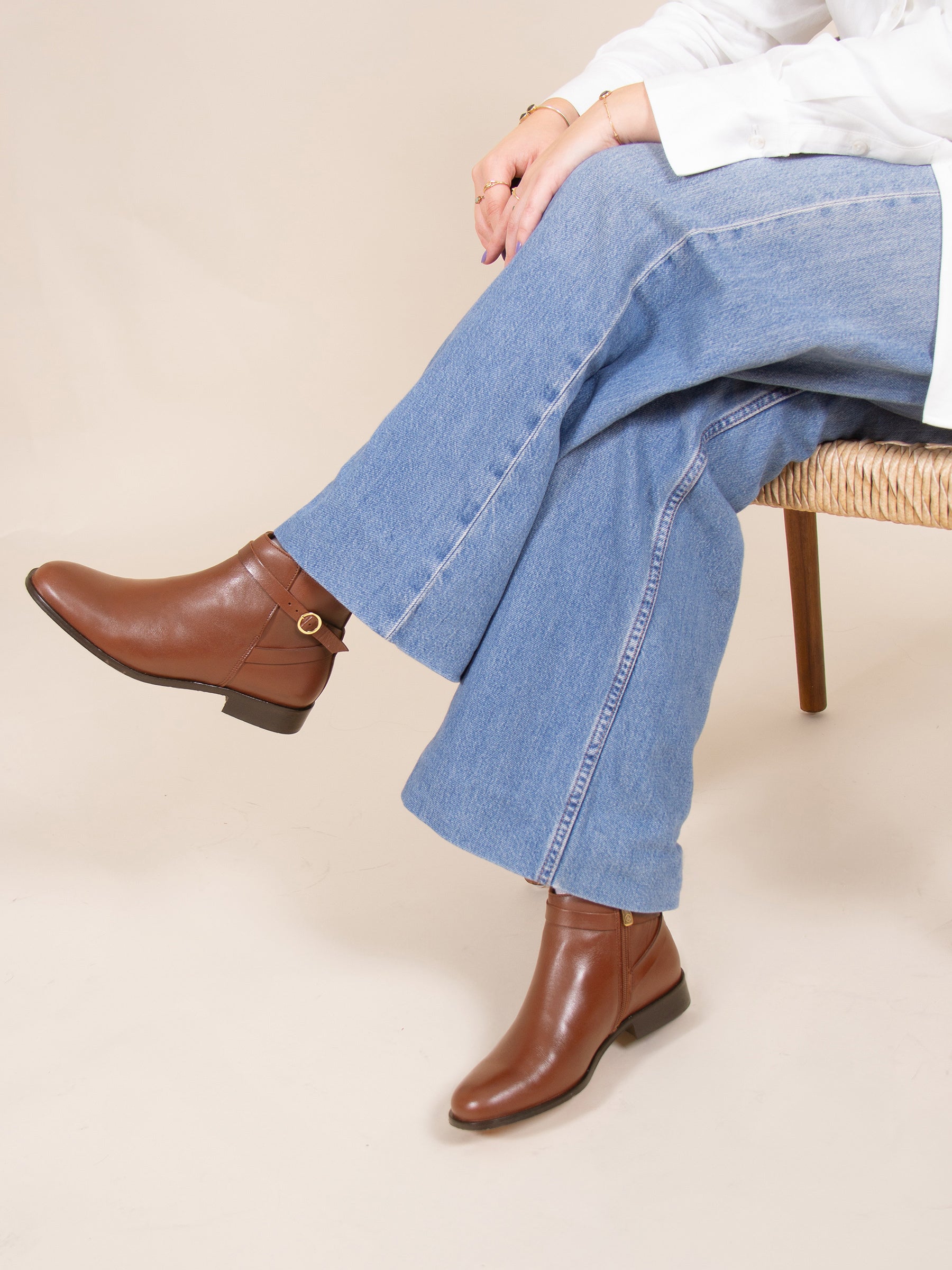 vue portée bottines cavalieres plates cuir camel jules jenn