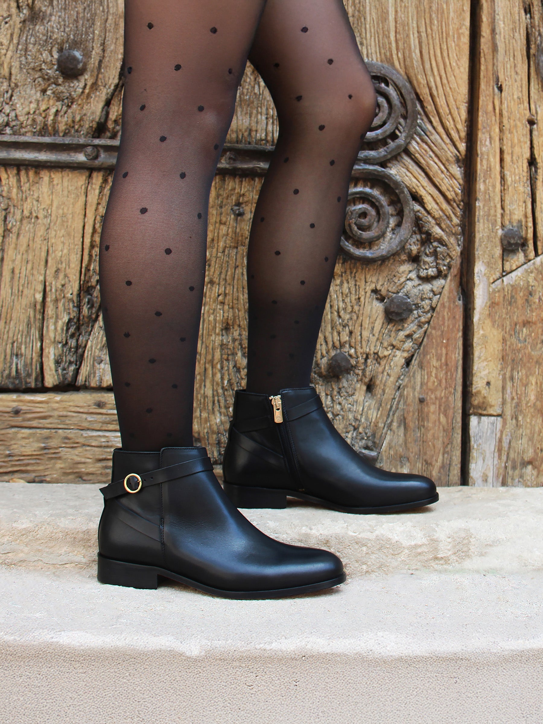 vue portée bottines cavalieres plates cuir noir jules & jenn