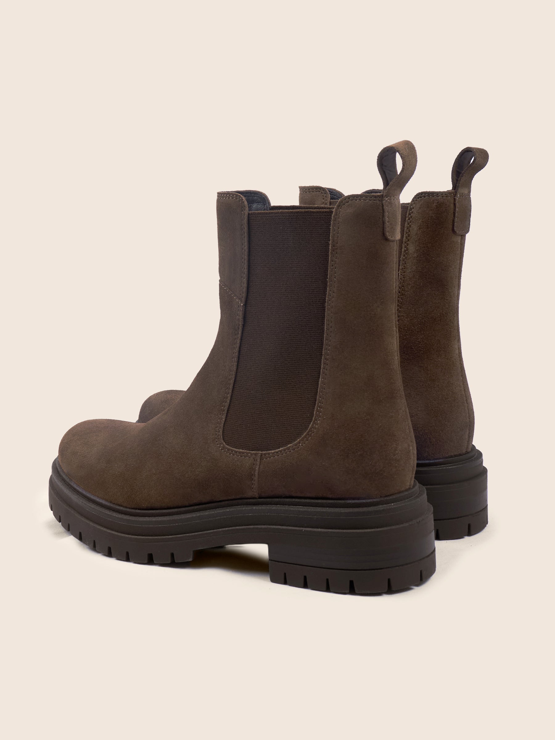 photo vue arriere bottines chelsea crantees cuir daim marron jules jenn